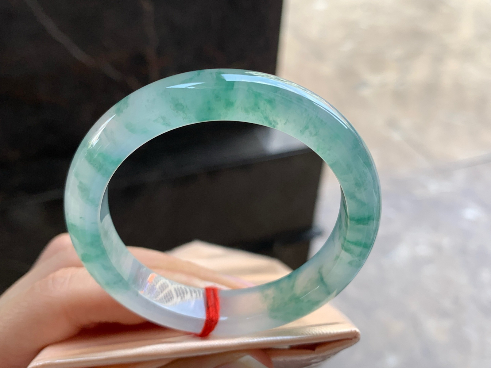 51.5-11.6-7.8

高冰飘花手镯^_^种水好