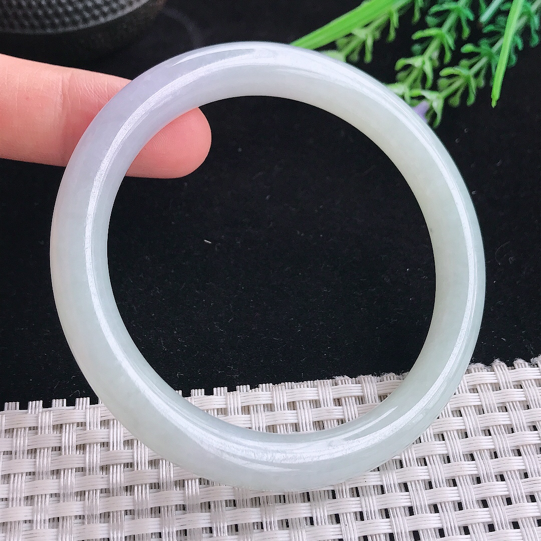 实拍A货翡翠60/9/8.5老坑冰润水灵圆条手镯宽边玉镯平安镯