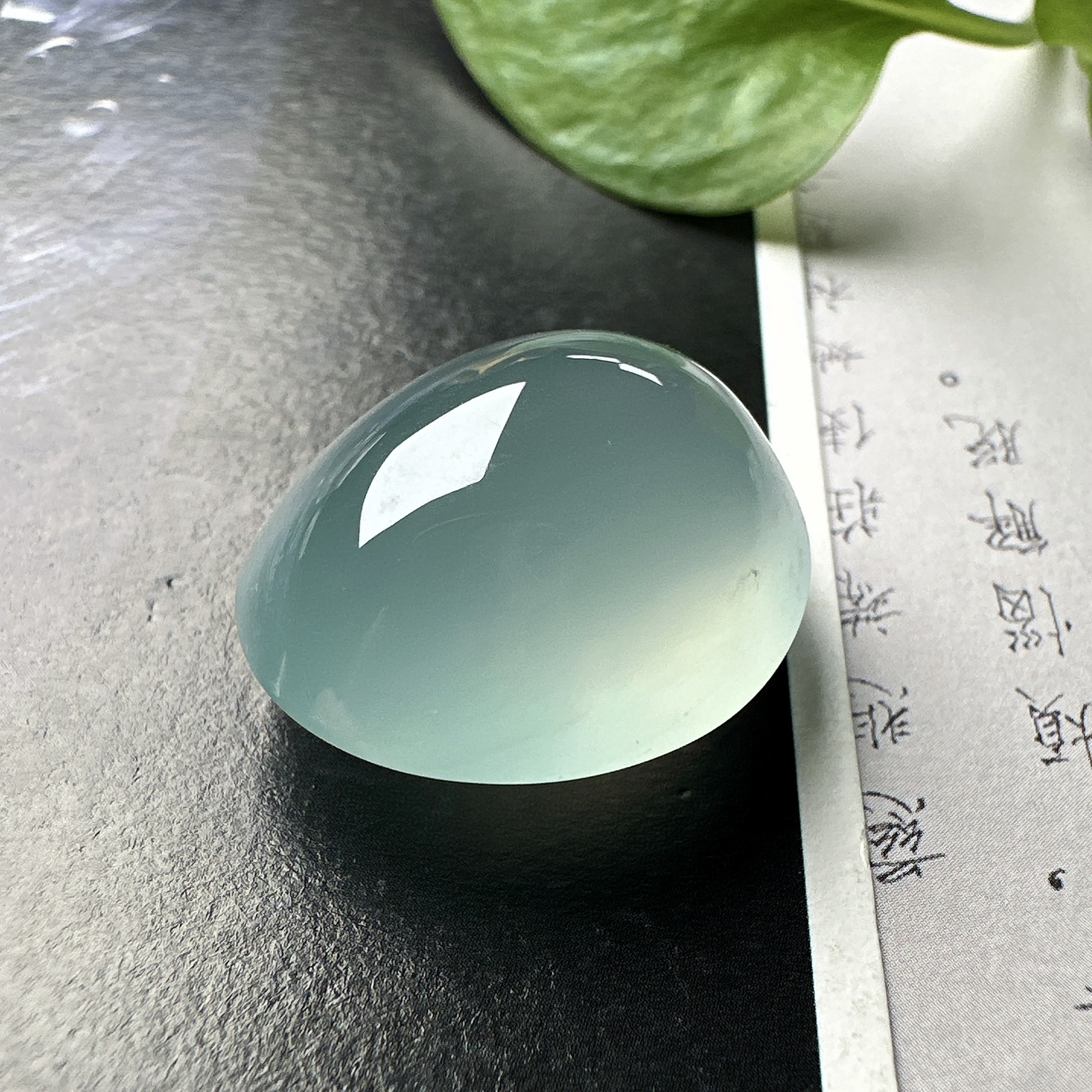 【冰种天空蓝蛋面裸石】大鸽子蛋，种地上乘，冰感十足，通透起光，饱满圆润，收藏品质