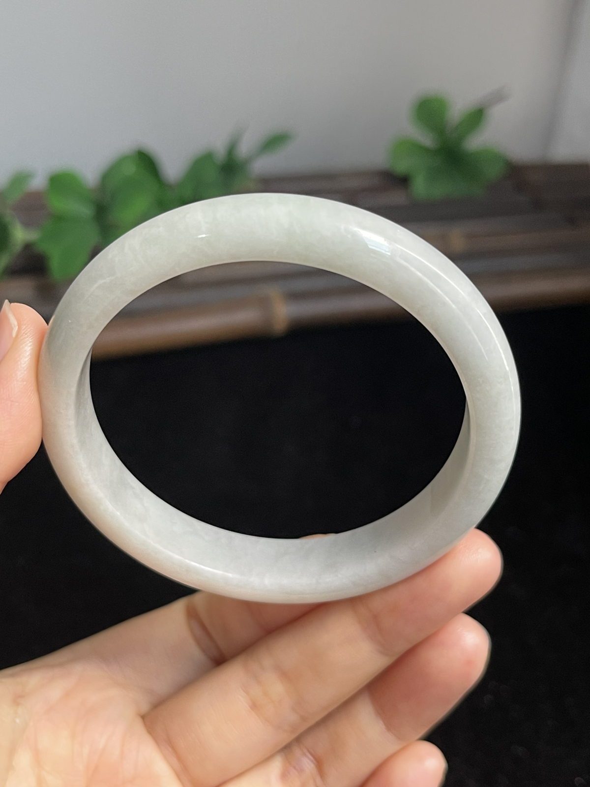 正圈56.7圈口，翡翠糯化种黄色手镯