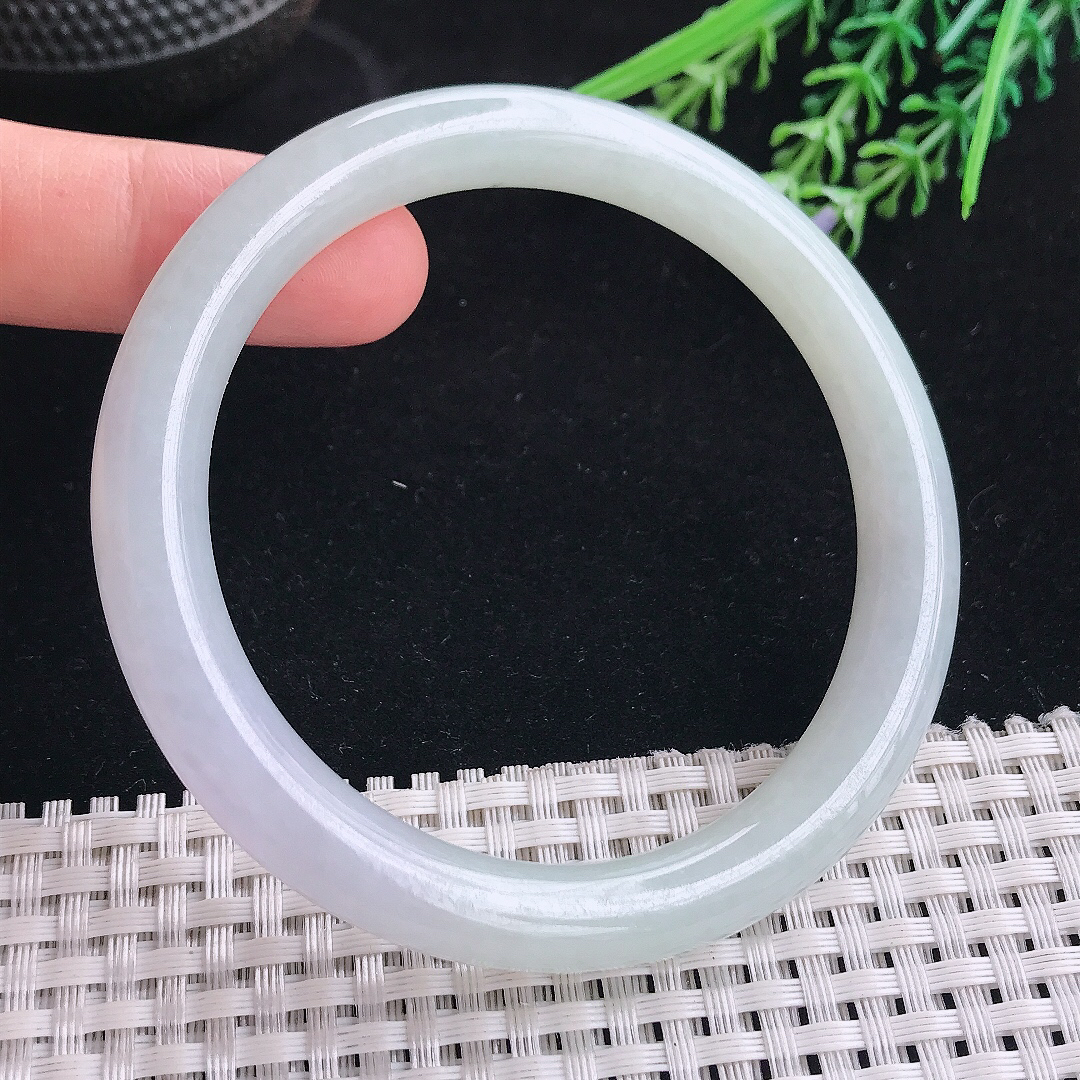 实拍A货翡翠60/9/8.5老坑冰润水灵圆条手镯宽边玉镯平安镯