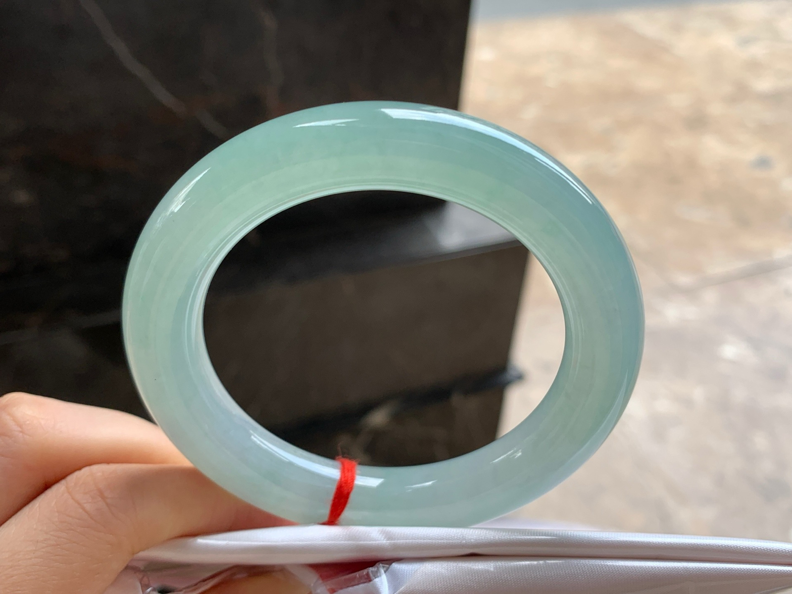 57.5-12.3

晴水圆条手镯^_^细腻