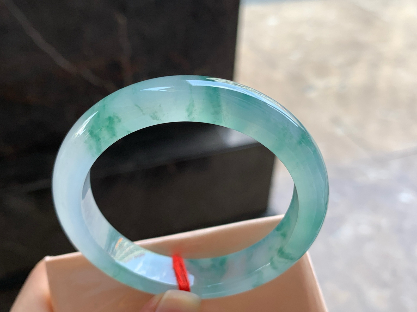 51.5-11.6-7.8

高冰飘花手镯^_^种水好