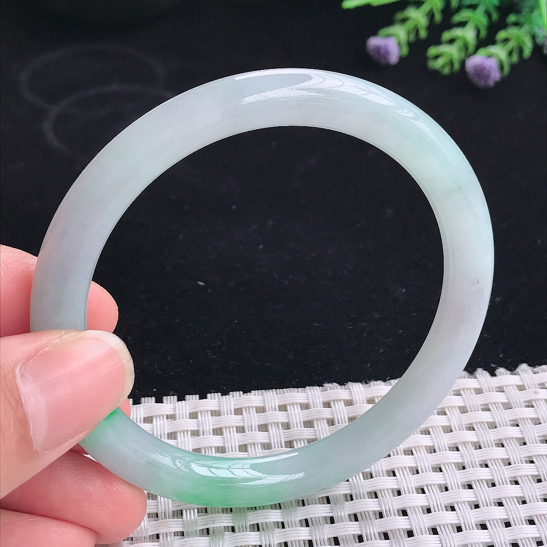 实拍A货翡翠58/7.3/8.2老坑精美冰润飘阳绿圆条手镯宽边玉镯平安镯