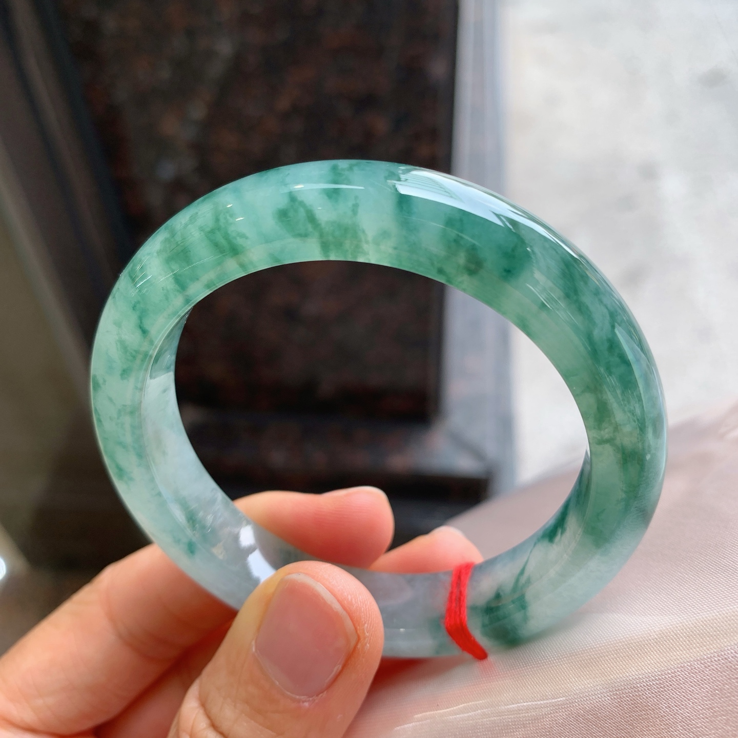 正圈冰飘花 无裂 尺寸：54.9/11.7/8.8 花色漂亮