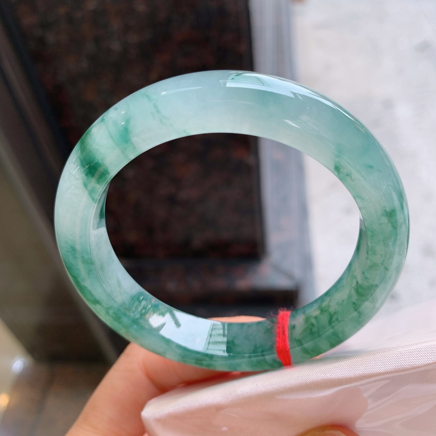 正圈冰飘花 无裂 尺寸：54.9/11.7/8.8 花色漂亮