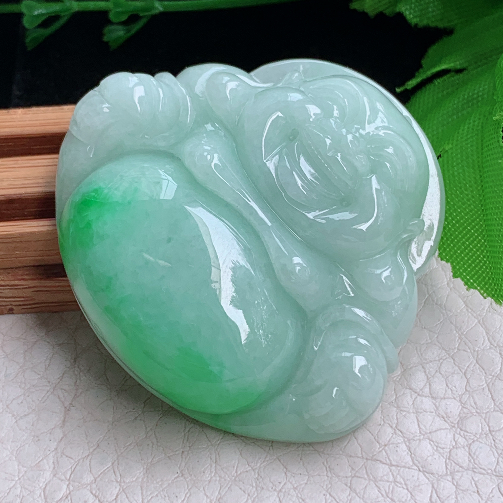 zen实拍44.5*48.5*12缅甸翡翠飘绿佛公吊坠大肚弥勒佛像项坠白底青