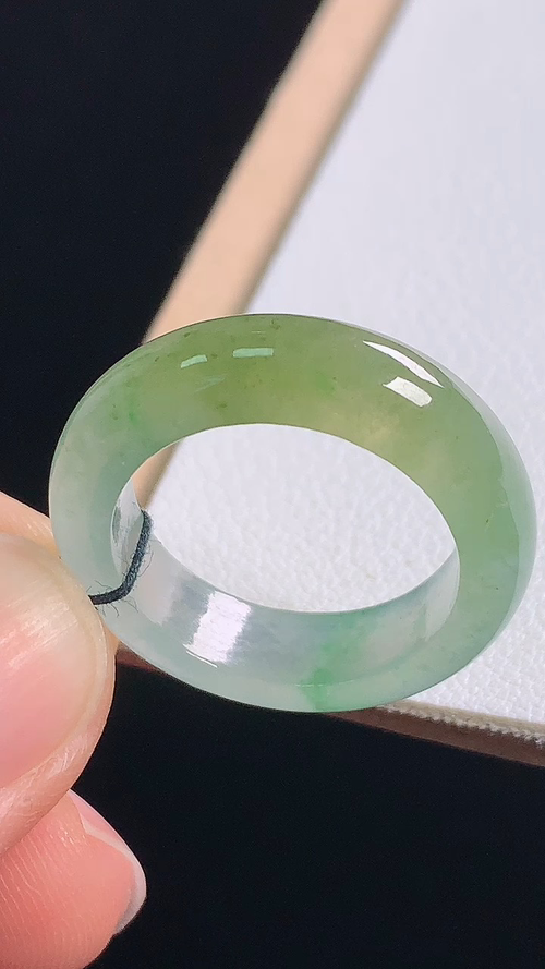 冰黄指环，无裂，尺寸:圈口15/17.3-5.9-3.7mm 16