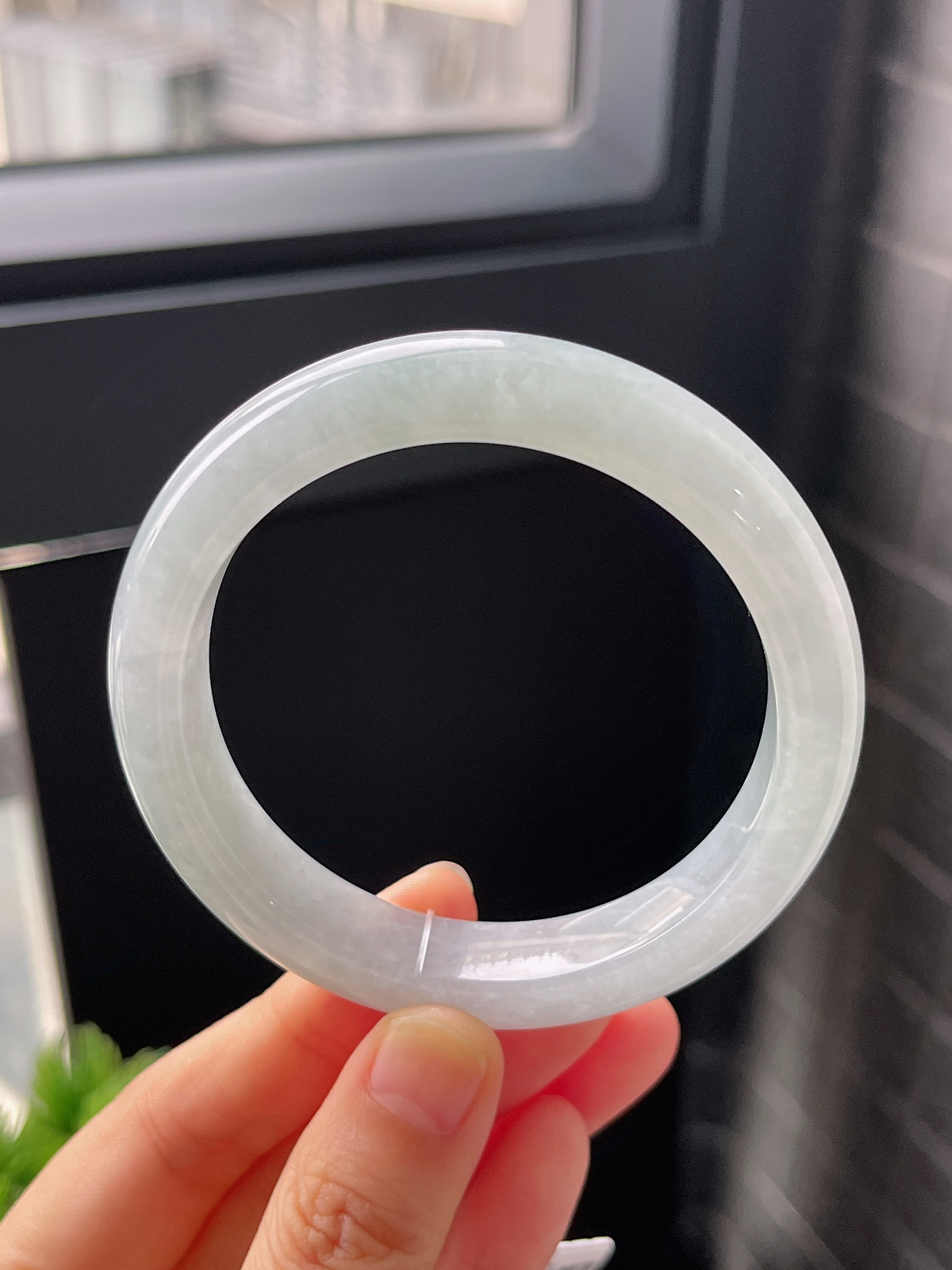 正圈55.2圈口，翡翠冰糯种淡绿色手镯