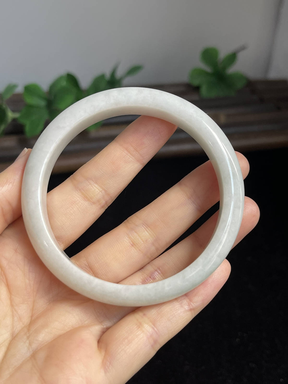 正圈56.7圈口，翡翠糯化种黄色手镯