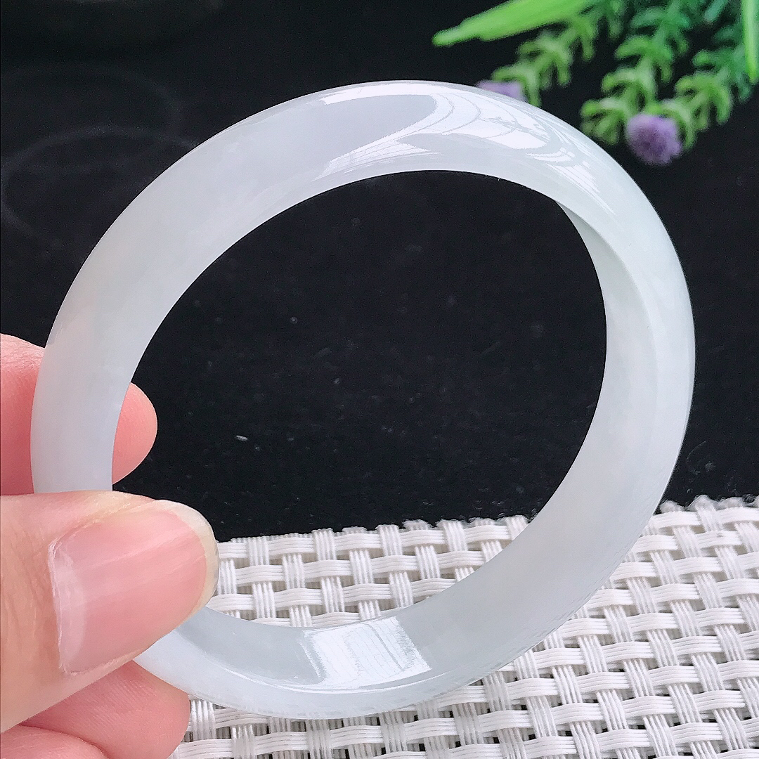 实拍A货翡翠58/13.1/6.6老坑冰纯起胶白月光手镯宽边玉镯平安镯