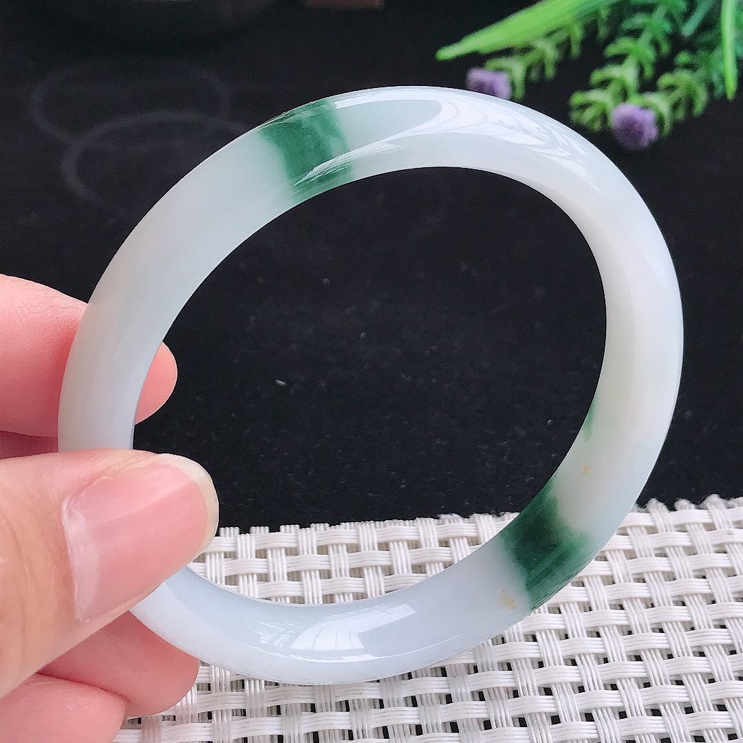 实拍A货翡翠58.5/12/7.5老坑精美冰润飘花手镯宽边玉镯平安镯