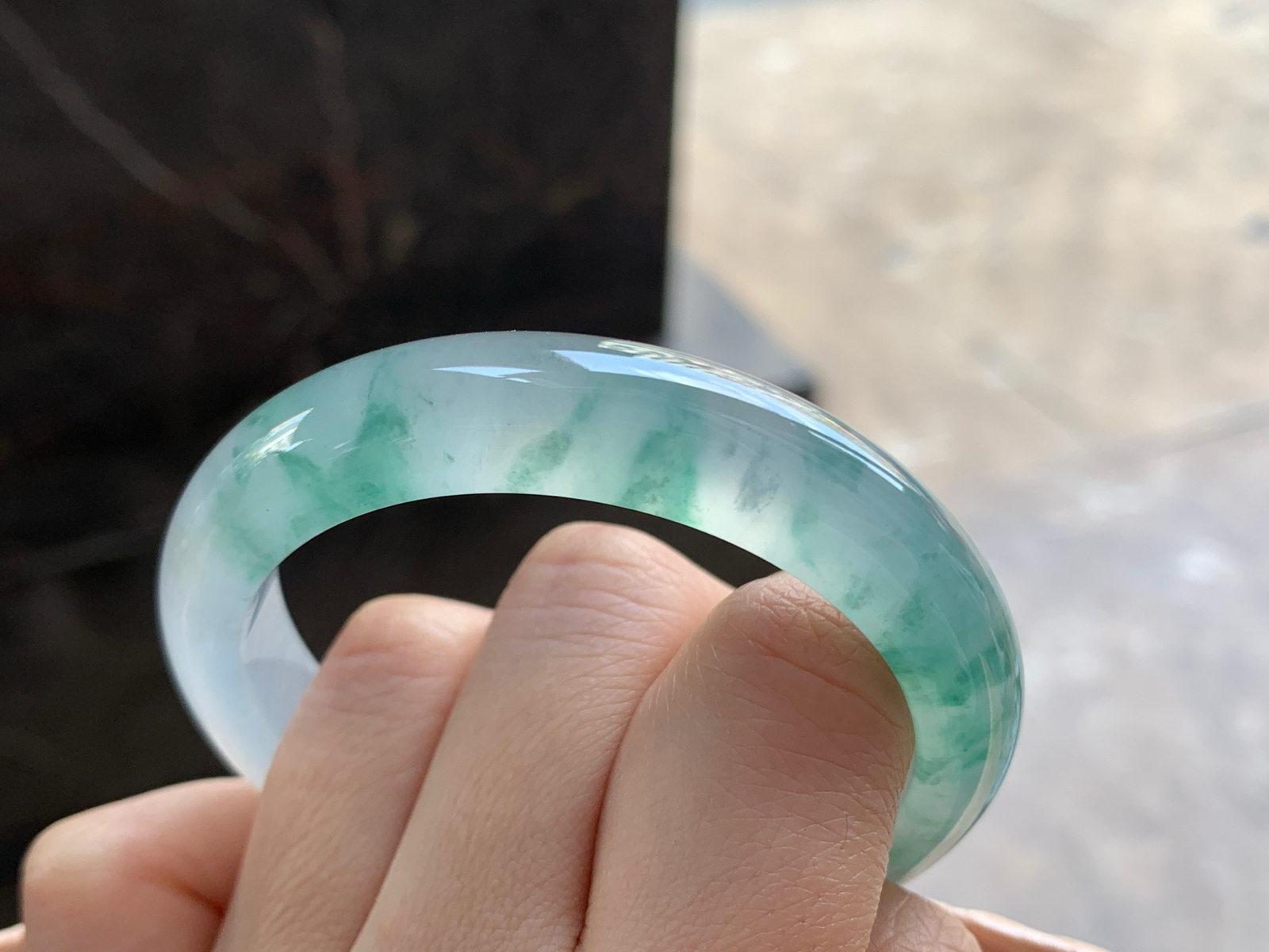 51.5-11.6-7.8

高冰飘花手镯^_^种水好