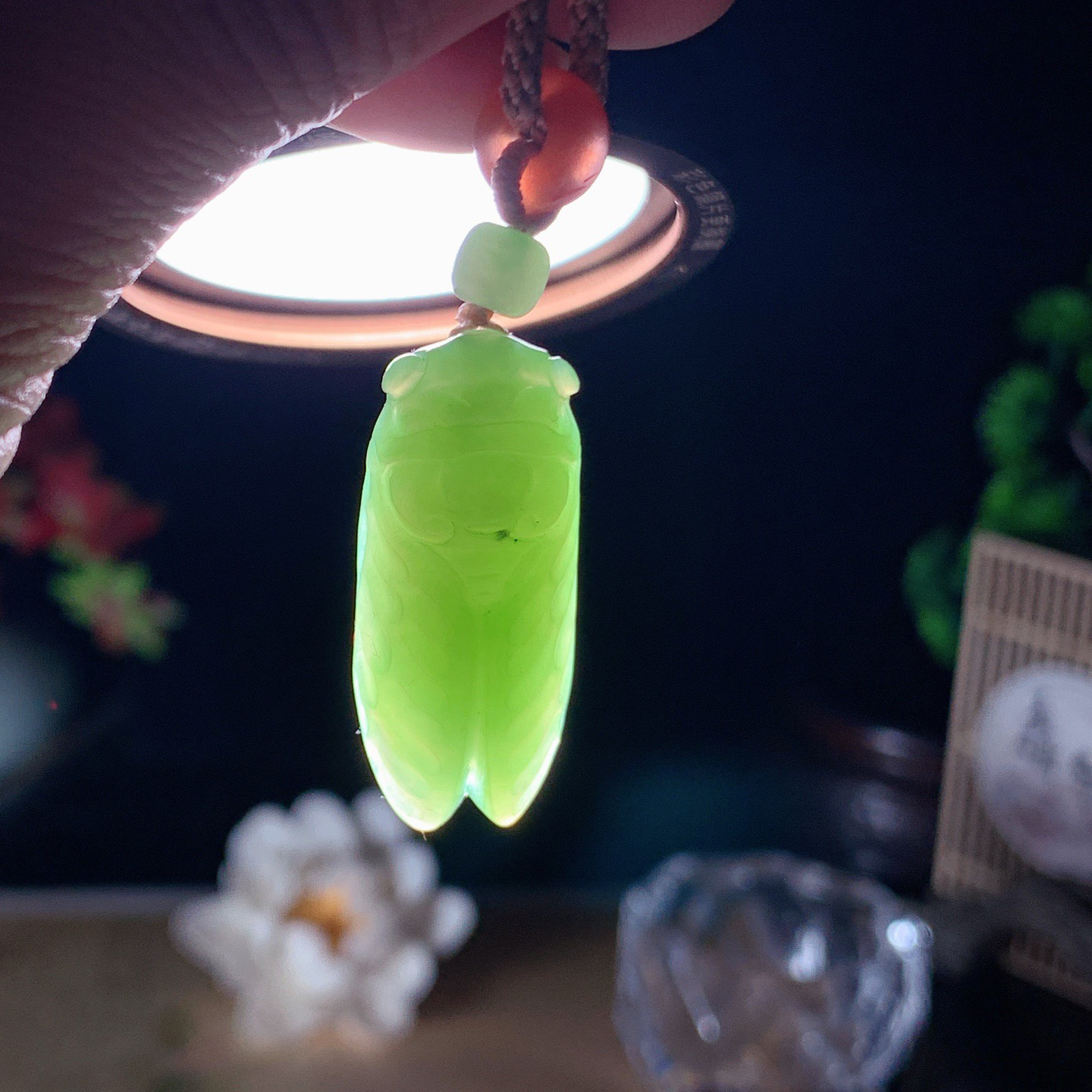 和田玉阳绿俄罗斯碧玉一鸣惊人挂件 尺寸34/14/9重10克，玉质细腻油润 底色纯净 脂粉好，品质好！lt260420