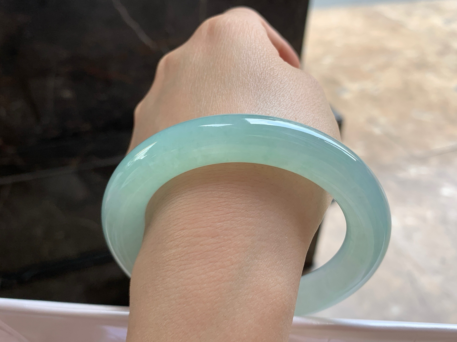 57.5-12.3

晴水圆条手镯^_^细腻