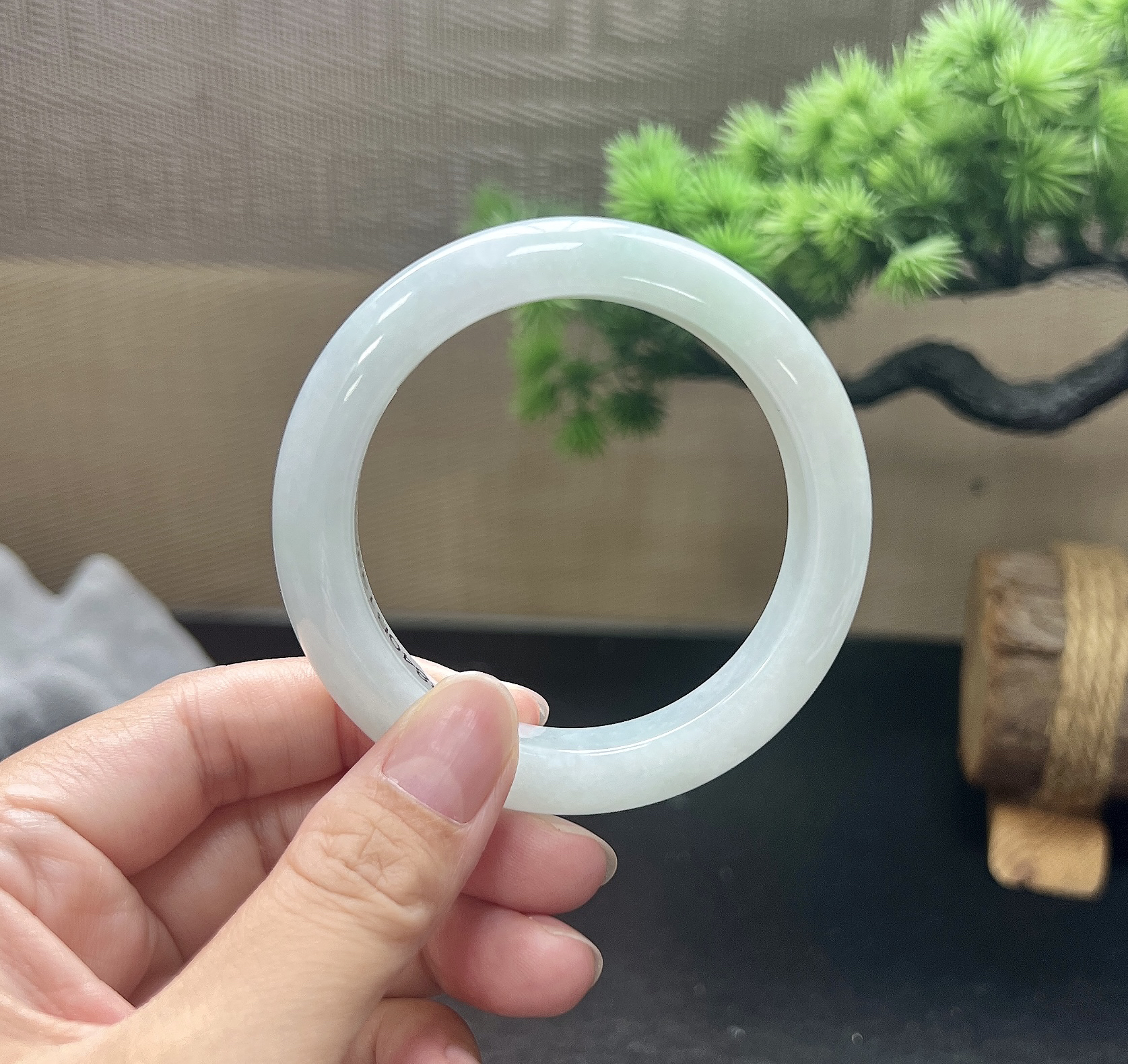 53圈口宽版正圈白月光手镯