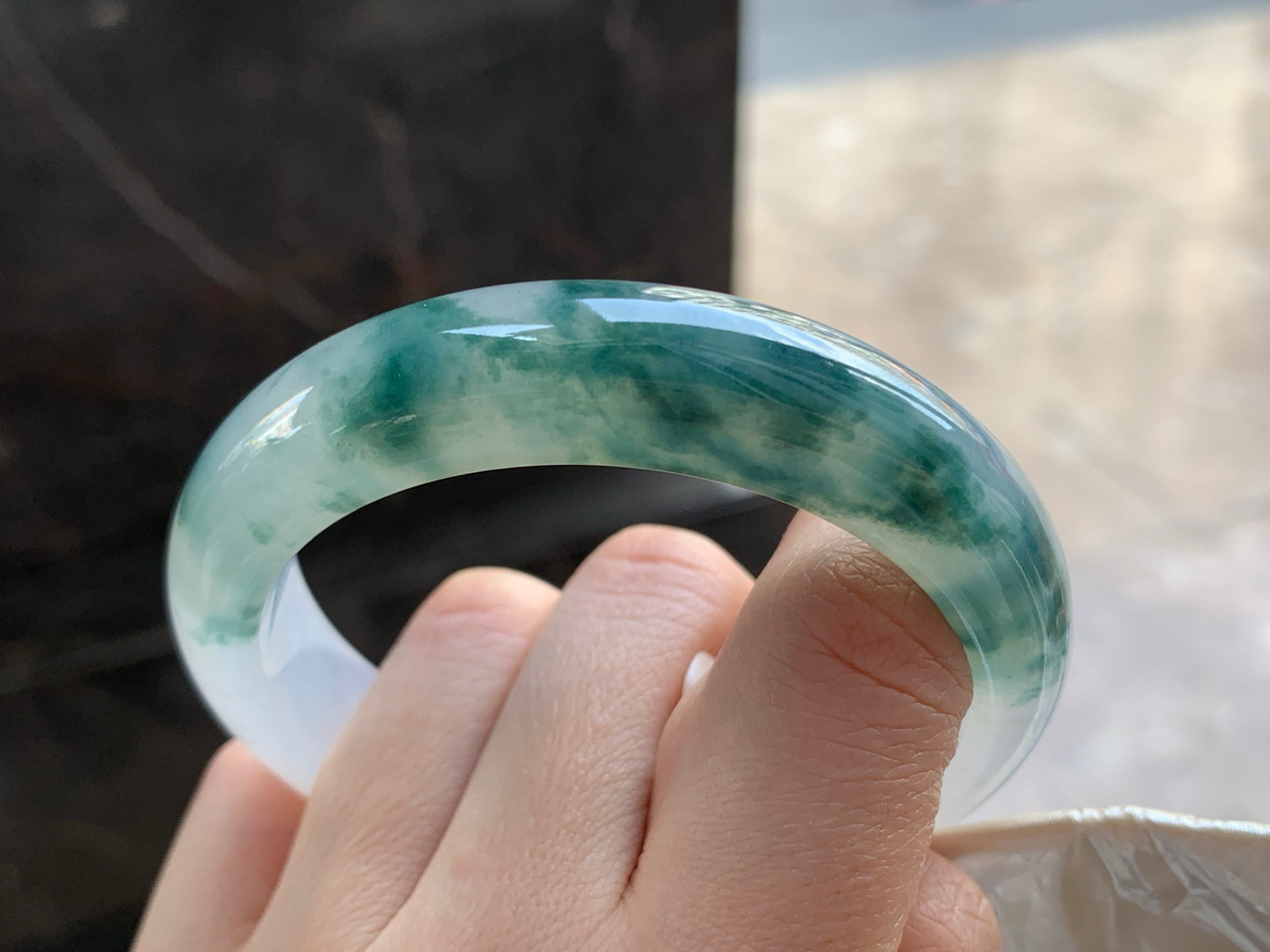 56.5-14.4-8.3

冰蓝花手镯^_^冰透 飘花浓郁