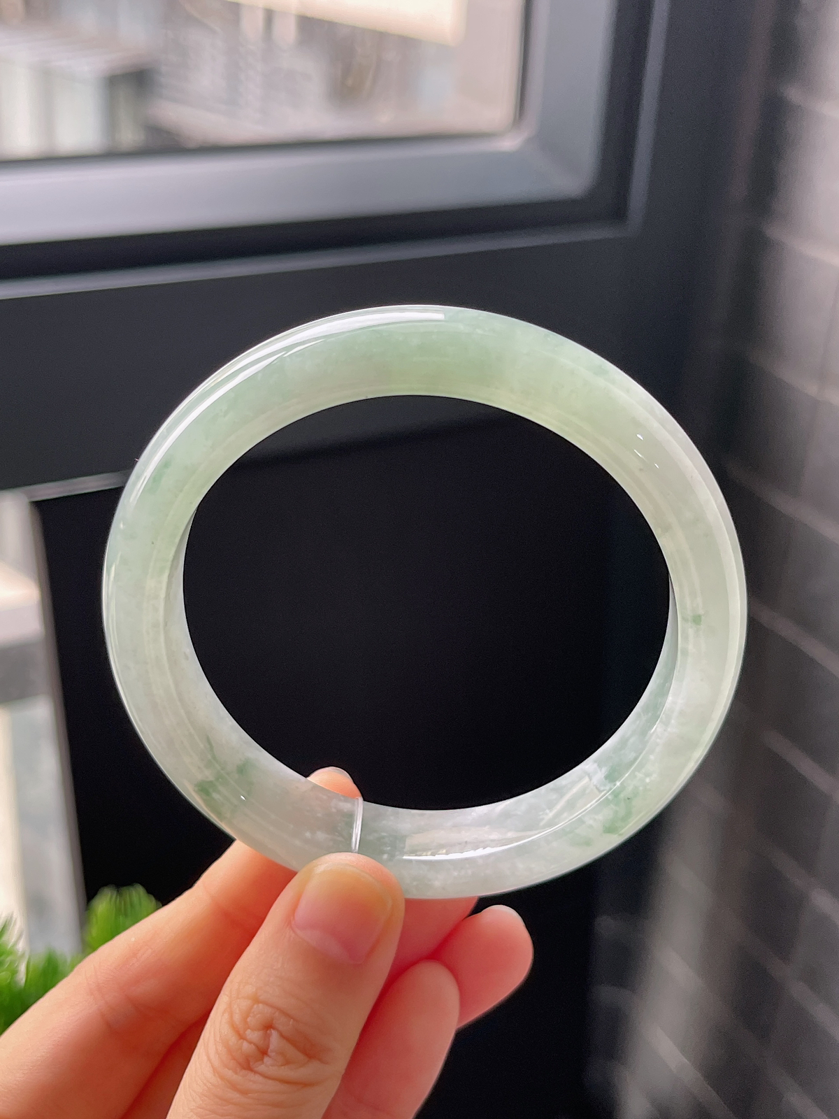 正圈60圈口，翡翠冰糯种飘花手镯