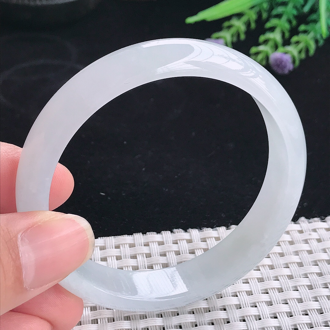 实拍A货翡翠58/13.1/6.6老坑冰纯起胶白月光手镯宽边玉镯平安镯