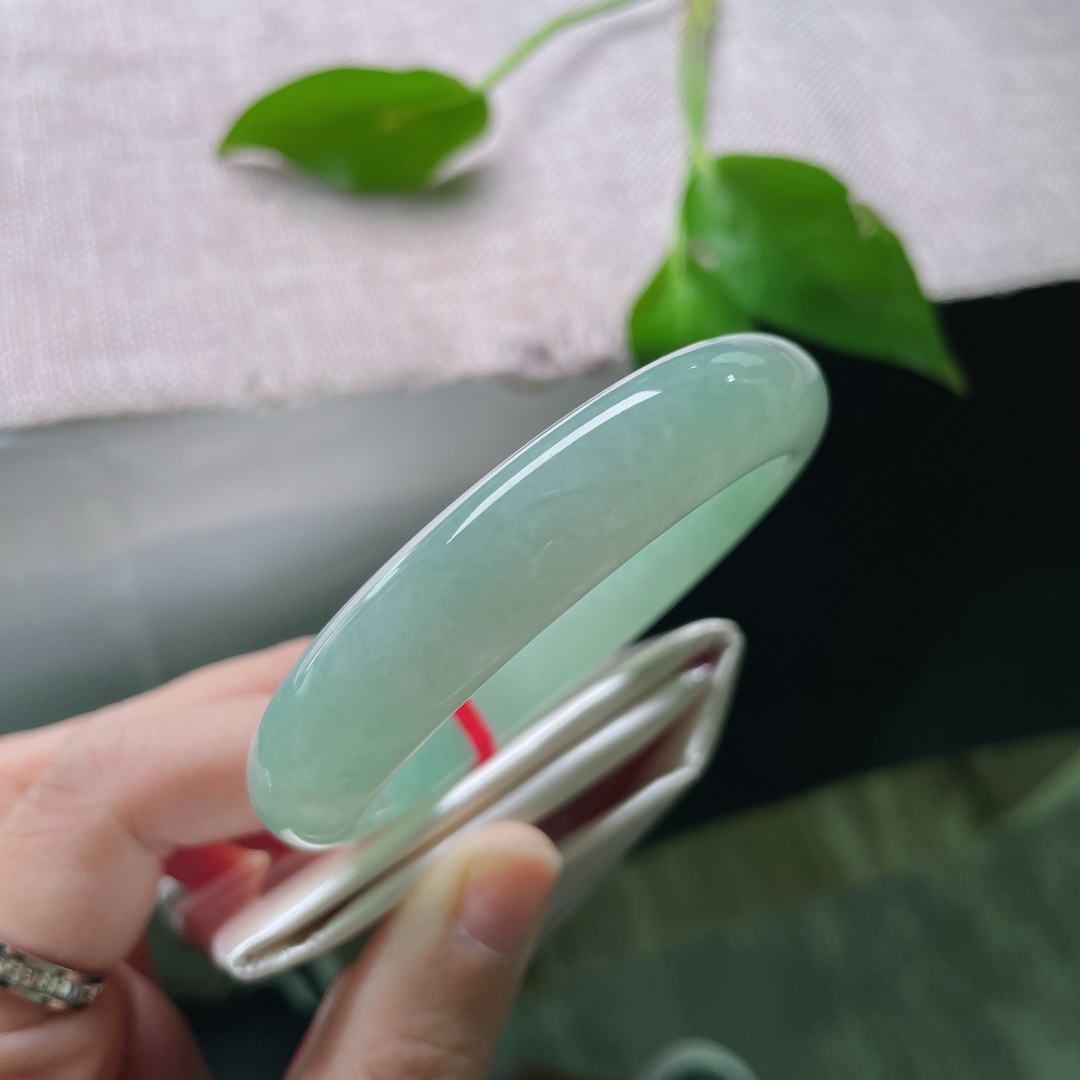 55.4/12.3/8绿底正圈，冰润细腻，甜美，优雅永不过时，贵气，无裂，ss49738a