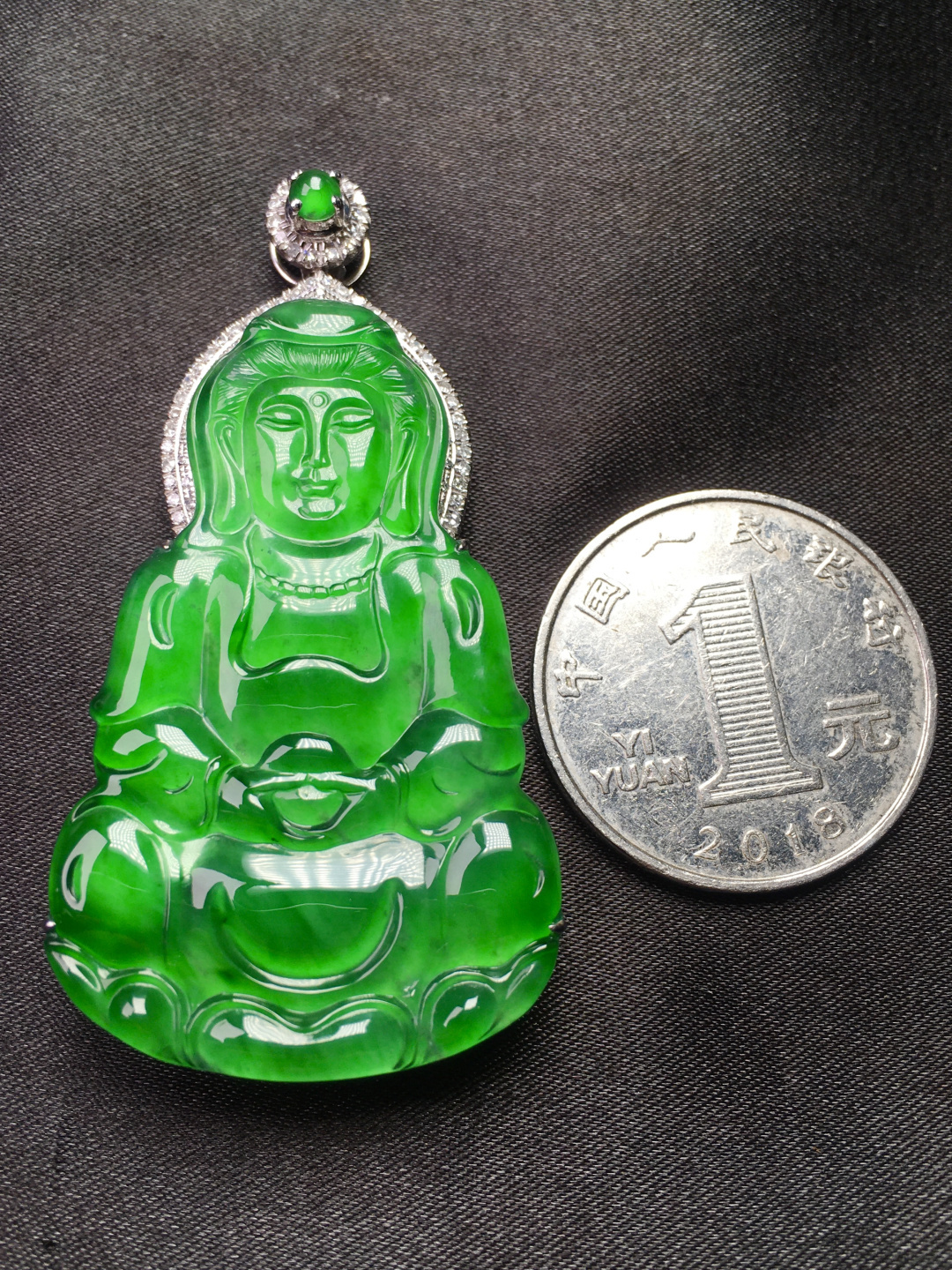 ️款式时尚精美，18K真金南非真钻石镶嵌，天然翡翠Ａ货，口头不预留，54.3-27.9-9.4