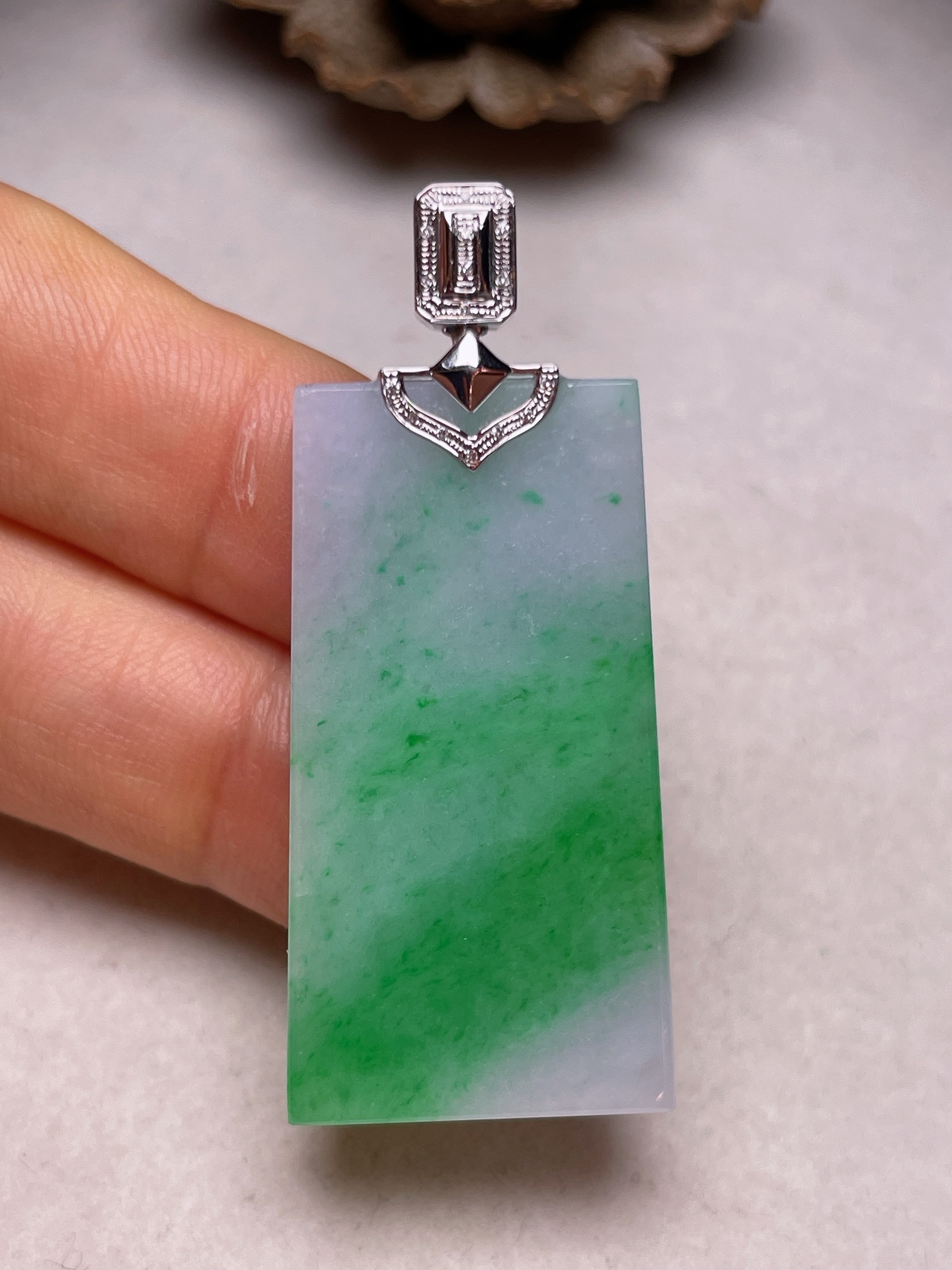 ️ 【18k金镶无事牌】冰糯种满色，无裂一手货源裸石尺寸37/19.5/6.0、整体长46