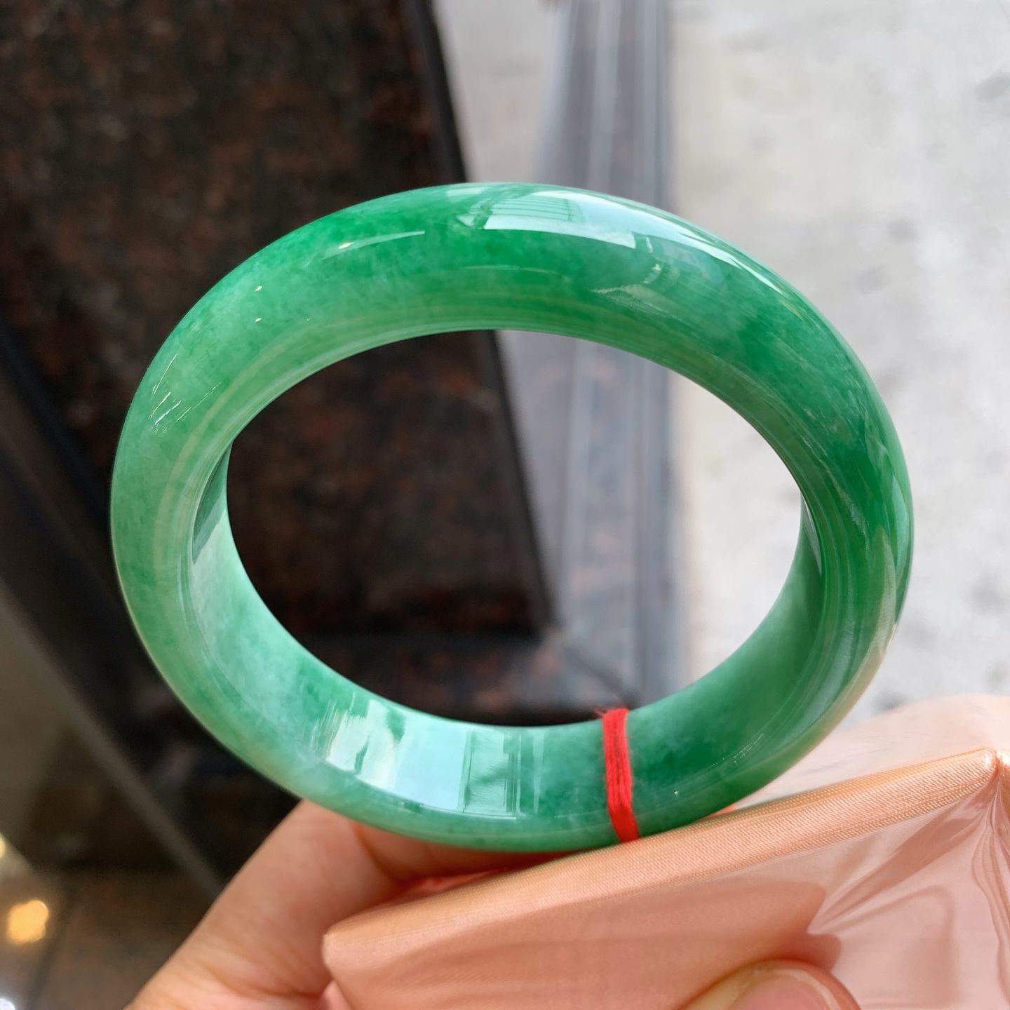 正圈飘绿 微细纹 尺寸：59.1/15/9.2  大圈口