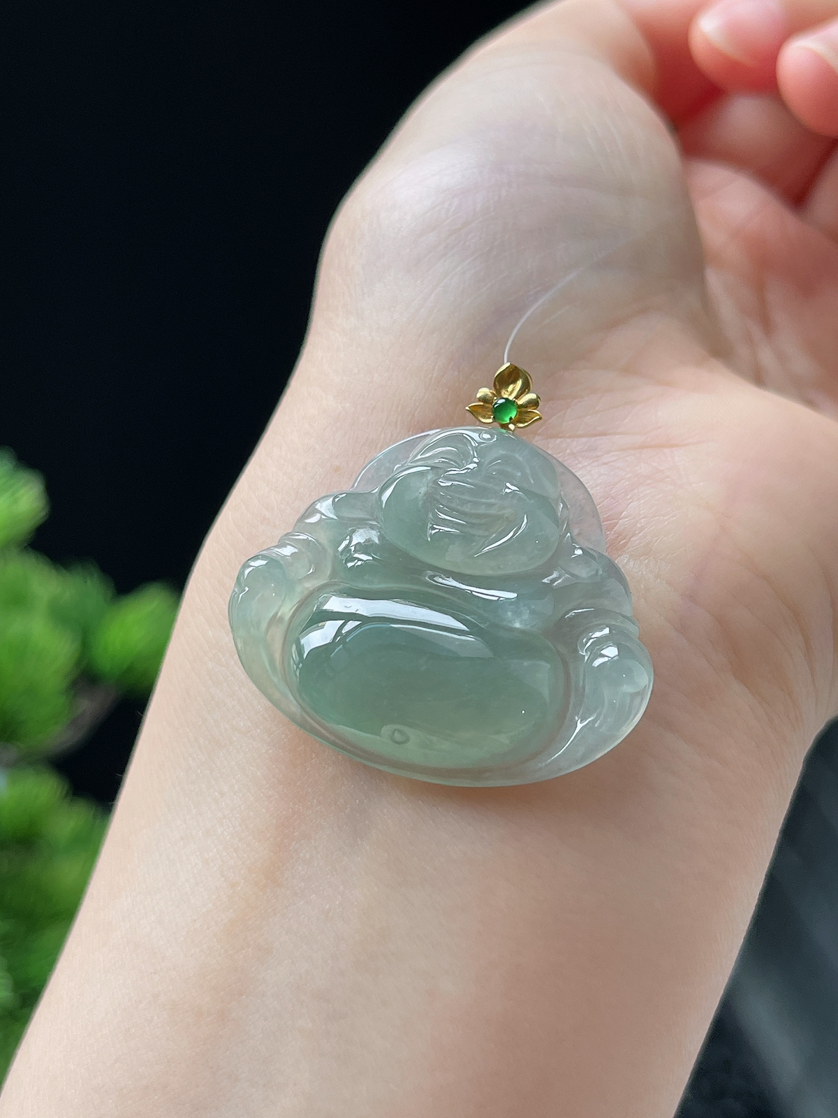 18k金 翡翠冰糯种淡绿色佛公吊坠