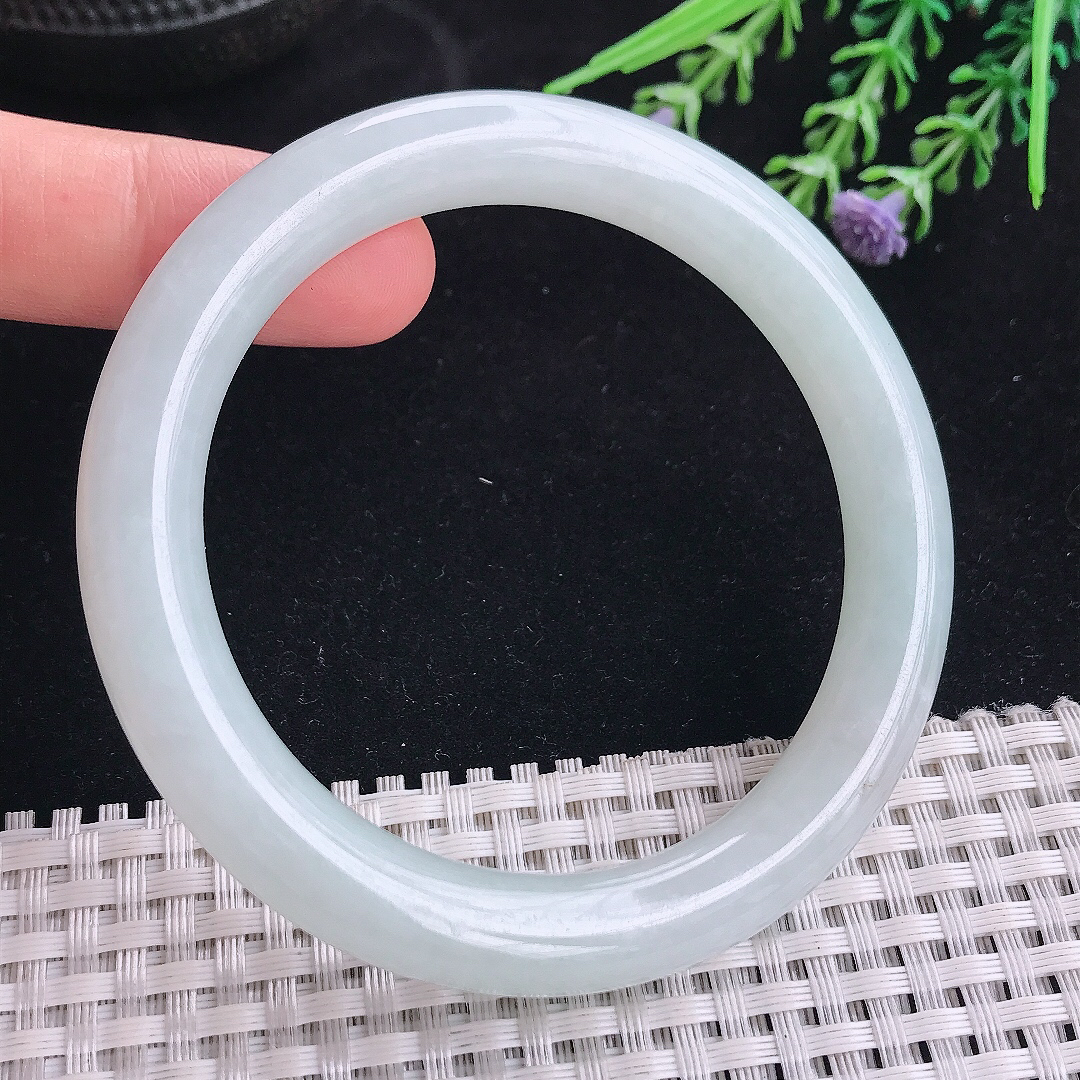 实拍A货翡翠57.8/9.8/9.6老坑秀气冰润晴底圆条手镯宽边玉镯平安镯
