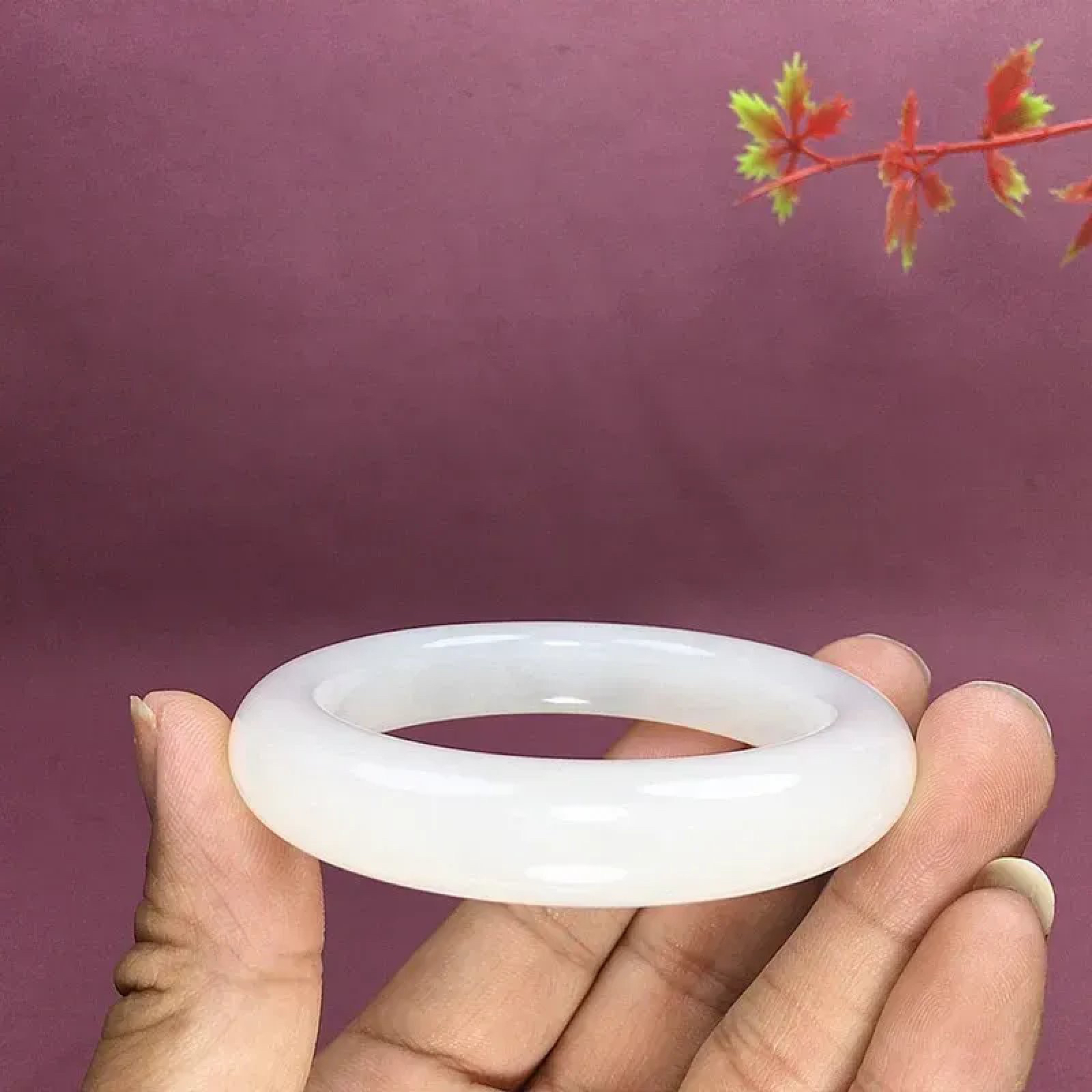 和田玉53.5圈口羊脂白玉手镯！玉质细腻油润 底色纯净 脂粉好，品质高。