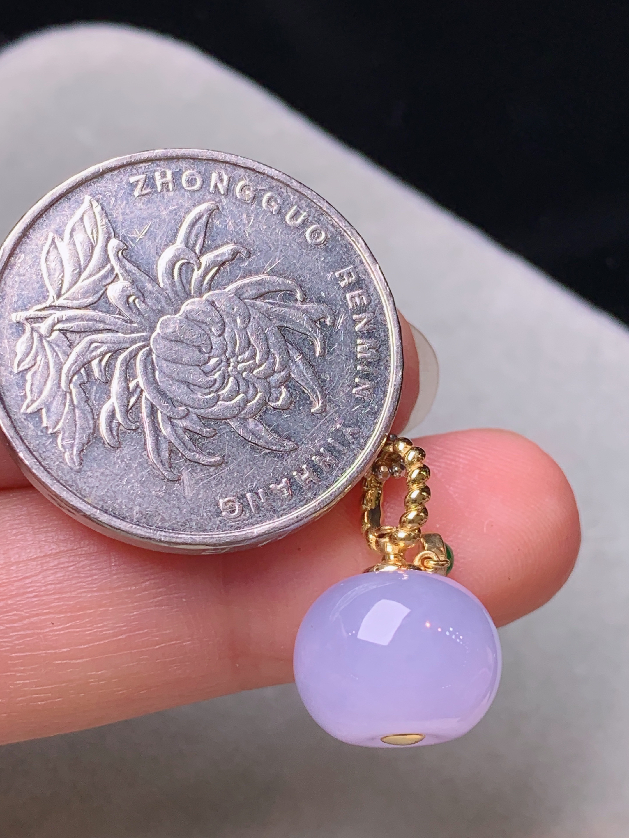 18k金镶嵌紫罗兰路路通吊坠 玉质细腻 色泽艳丽清新 水润亮眼 整体尺寸18*11.8*9.2b1