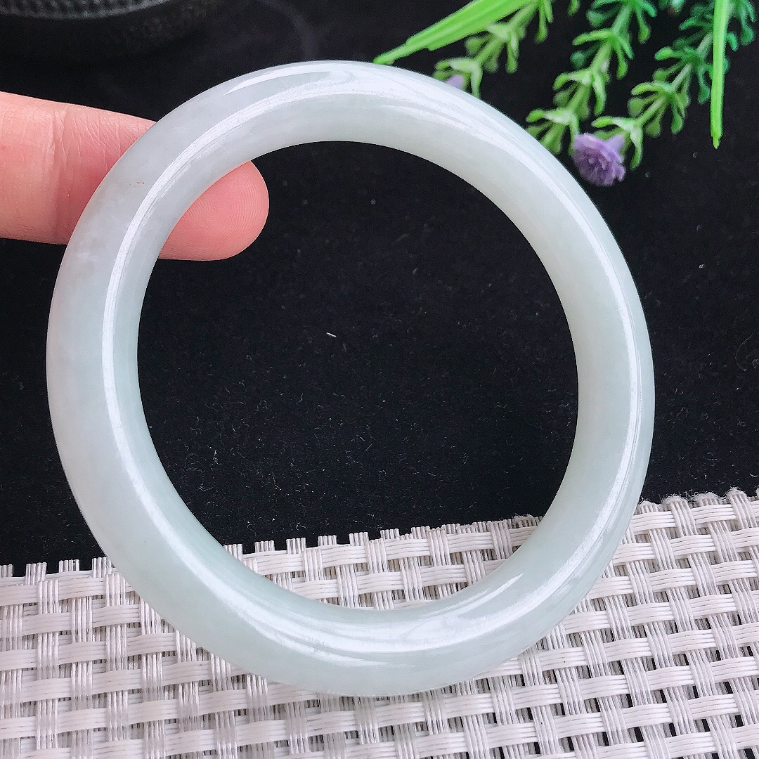 实拍A货翡翠57.8/9.8/9.6老坑秀气冰润晴底圆条手镯宽边玉镯平安镯