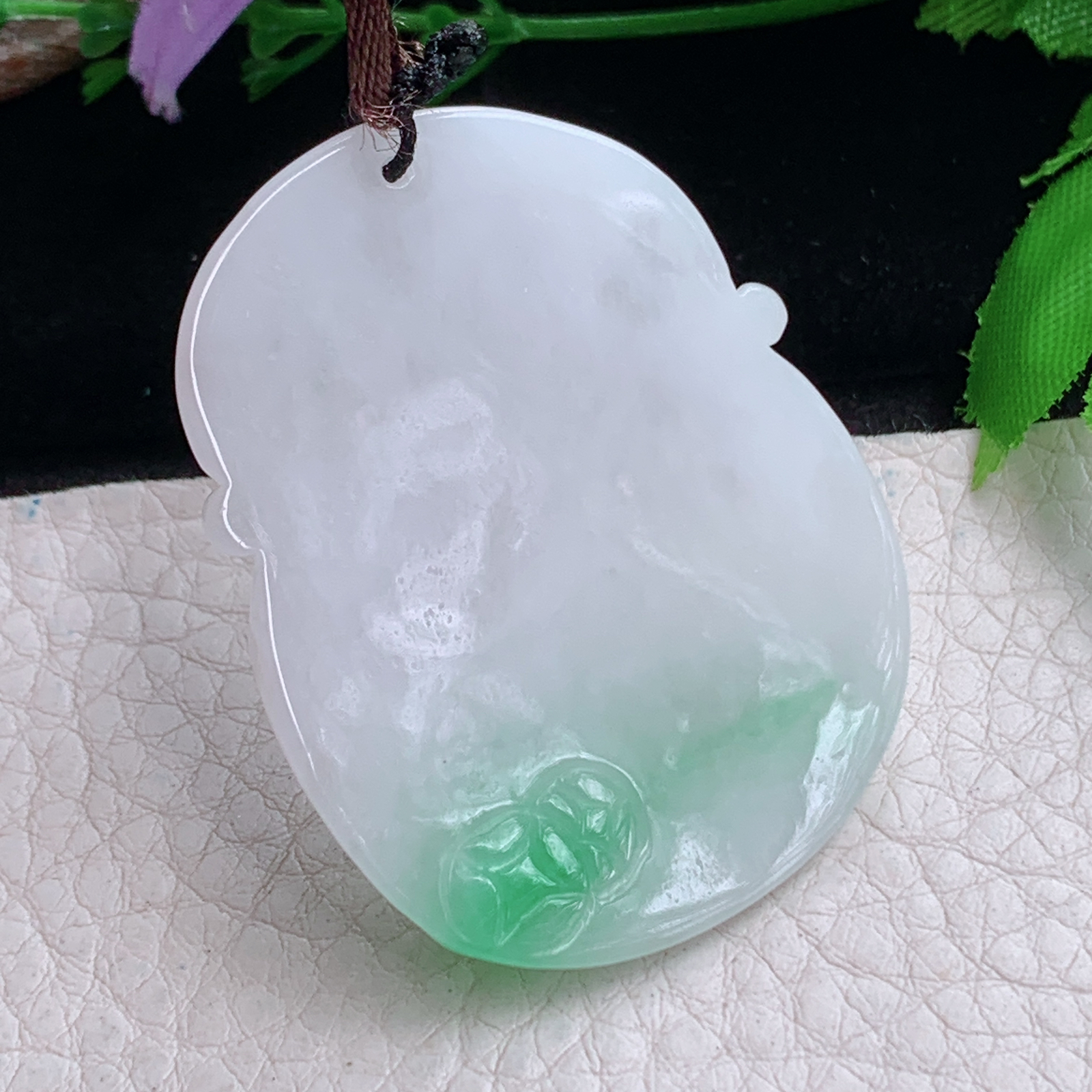 Bg实拍46.5*37*5.3缅甸翡翠白底青飘绿不动明王吊坠