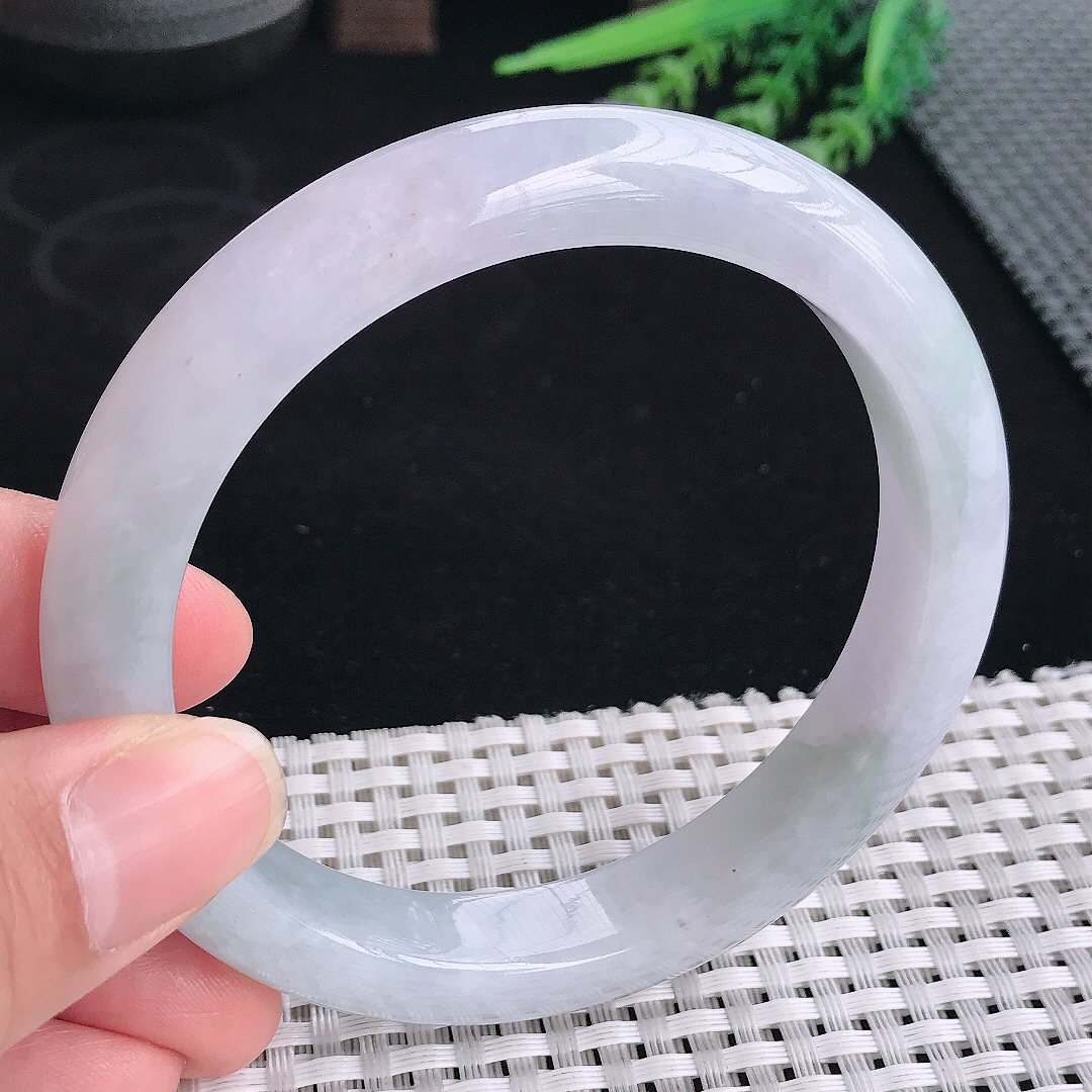 实拍A货翡翠63/11.6/9.2大圈口老坑秀气冰润手镯宽边玉镯平安镯