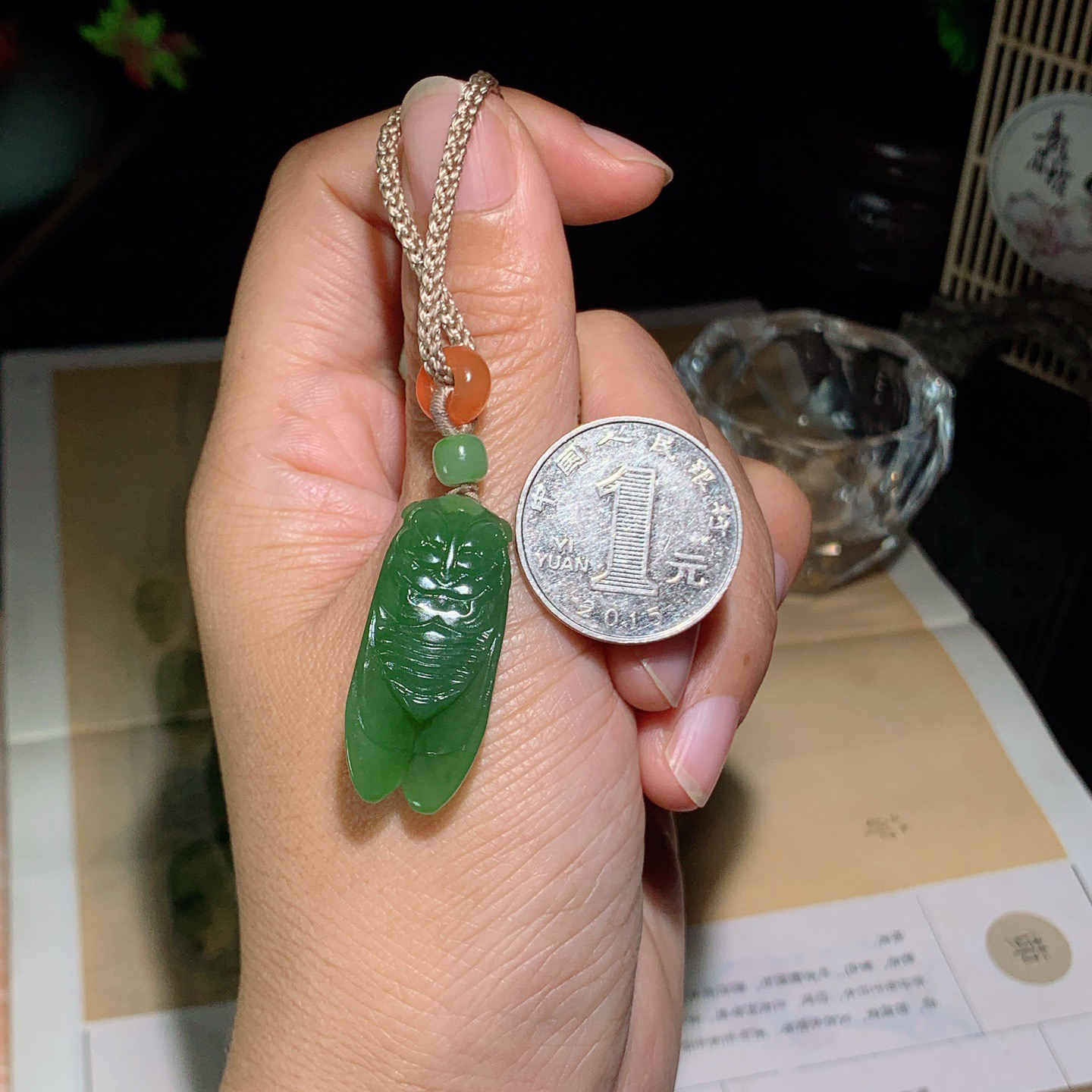 和田玉阳绿俄罗斯碧玉一鸣惊人挂件 尺寸34/14/9重10克，玉质细腻油润 底色纯净 脂粉好，品质好！lt260420