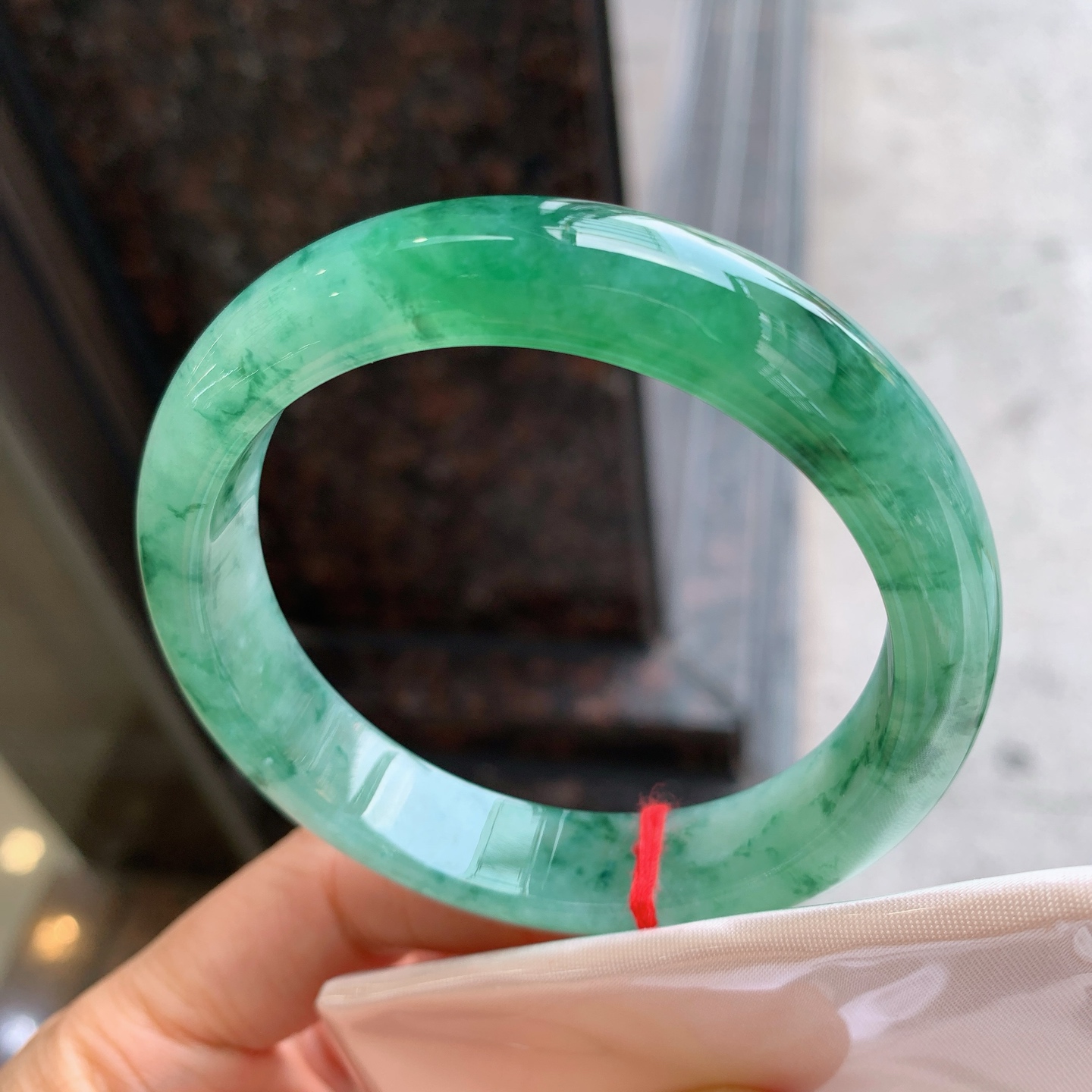 正圈冰飘花 绿色 无裂 尺寸：56.5/12.5/8 花色漂亮