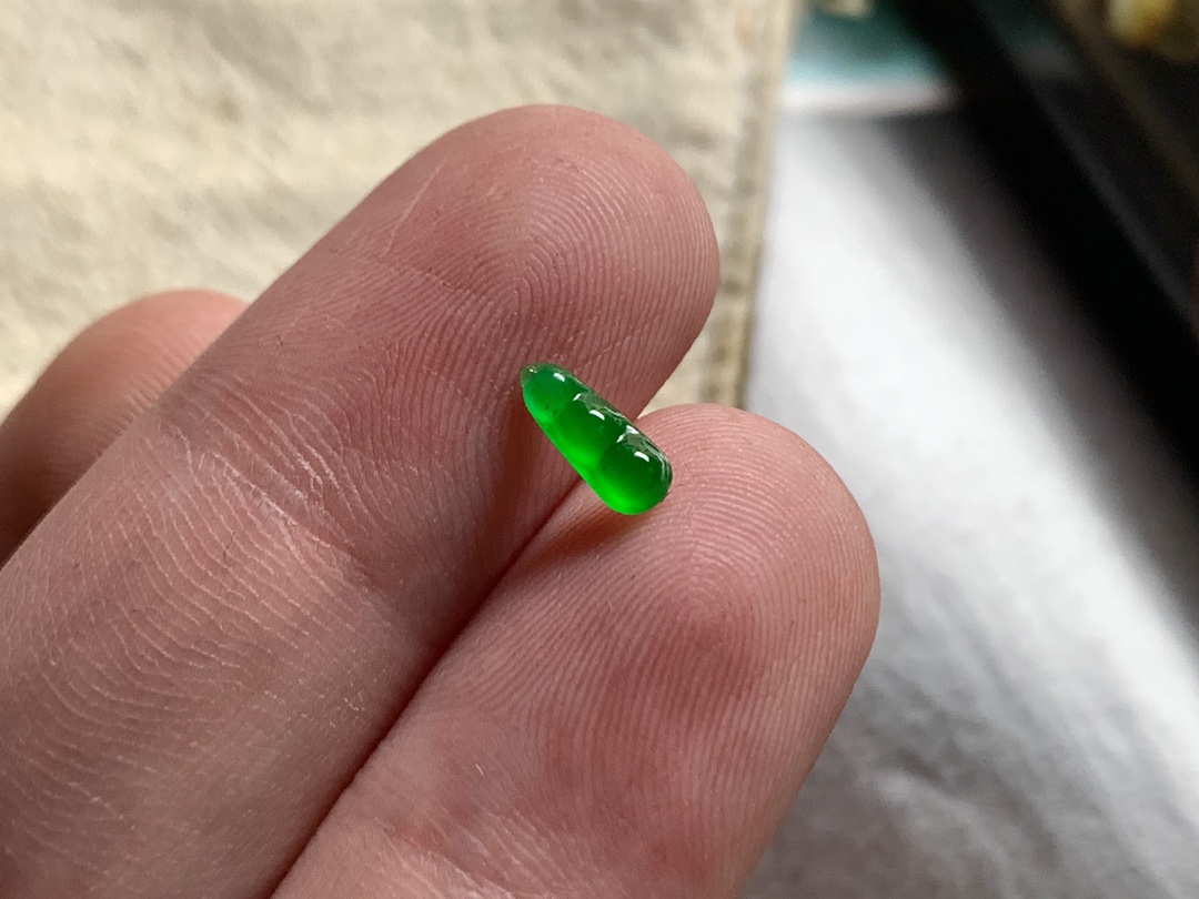 玻璃种高翠福豆 行家货色泽漂亮，尺寸8.5*3.5*2