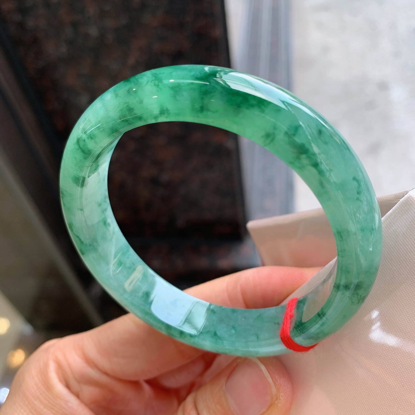 正圈冰飘花 绿色 无裂 尺寸：56.5/12.5/8 花色漂亮