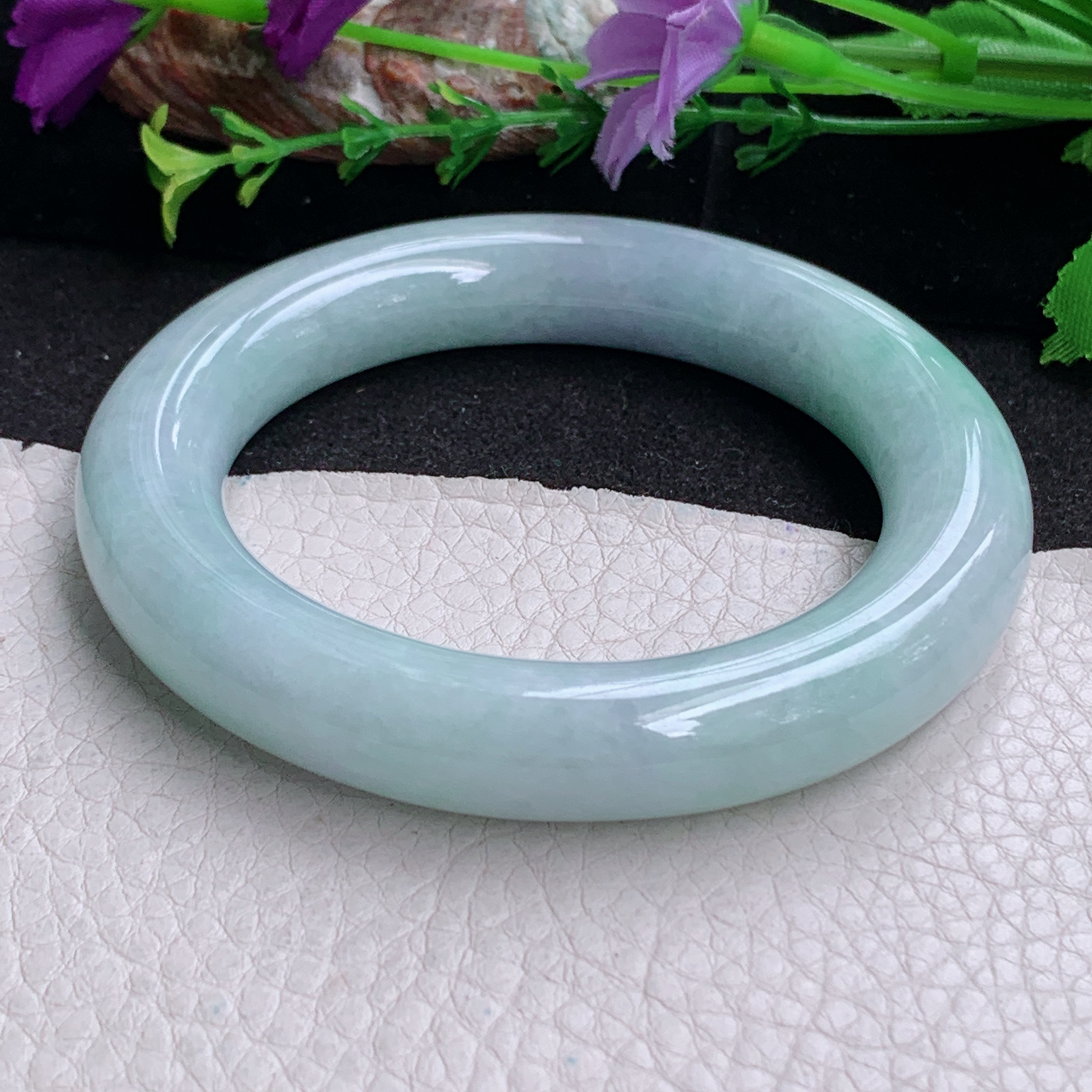 z实拍58*12.5胖圆镯 天然缅甸翡翠a货手镯淡春带彩圆条玉镯子