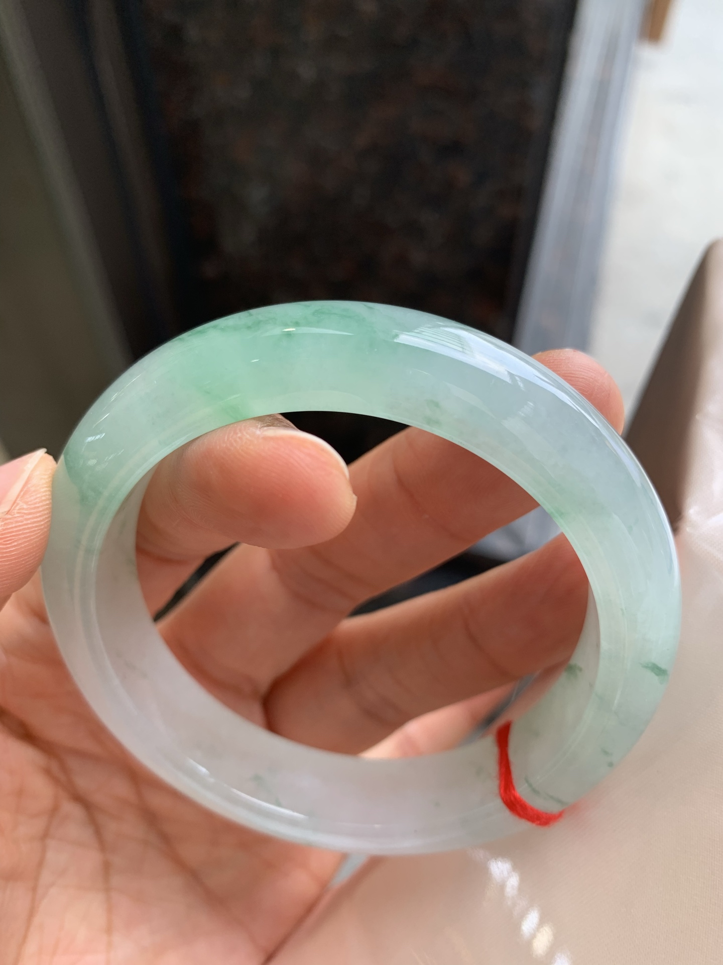 正圈冰飘绿 无裂 尺寸：58/13.3/9.3 冰润