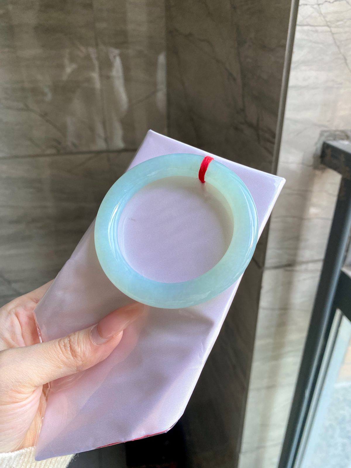 【晴水绿手镯】
尺寸：55.2-10.8-10.7
自然光无滤镜，原图直出