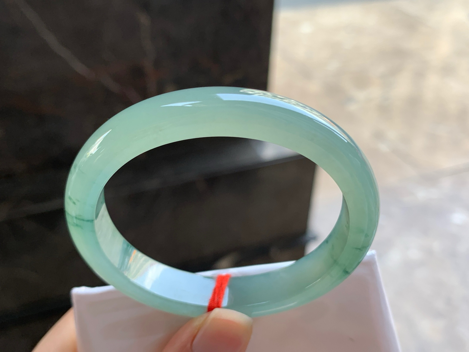 53.4-10.8-7.3

飘花晴水贵妃手镯^_^清新 正圈51可以带