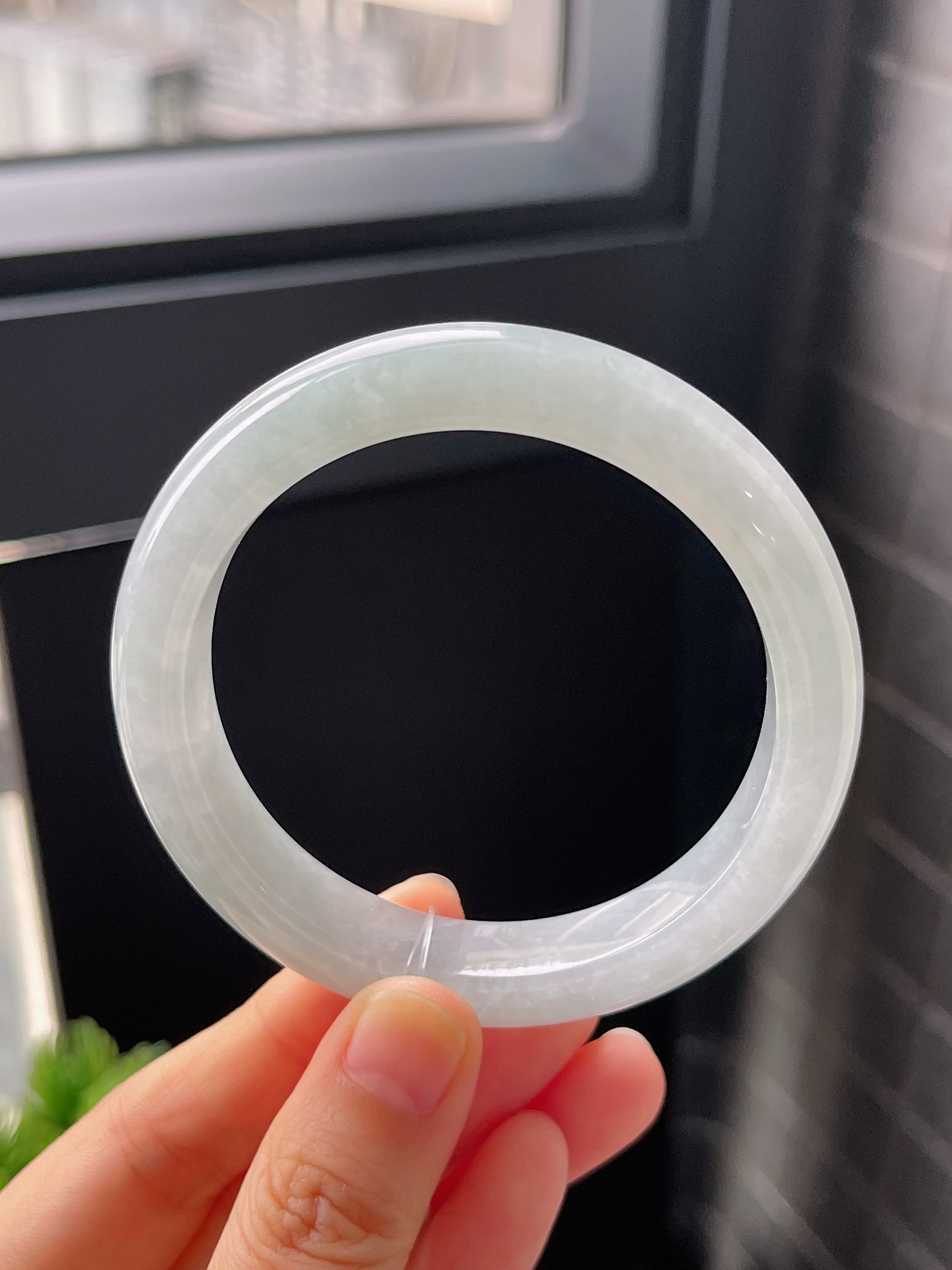 正圈55.2圈口，翡翠冰糯种淡绿色手镯