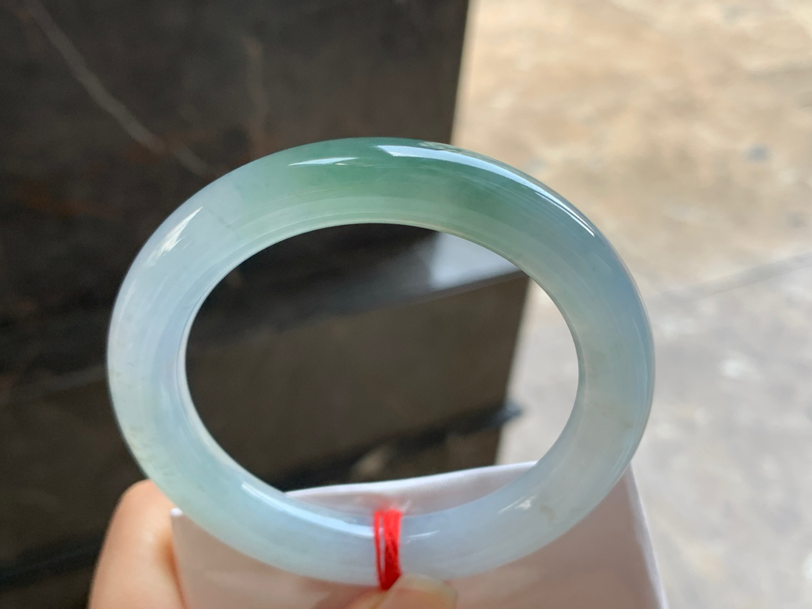 55-11

冰蓝圆条手镯^_^种水好