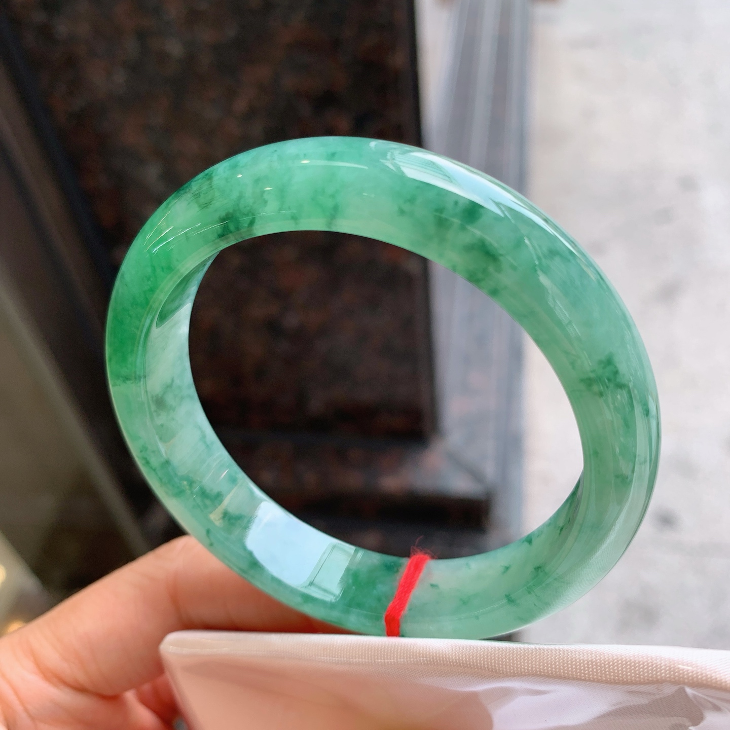 正圈冰飘花 绿色 无裂 尺寸：56.5/12.5/8 花色漂亮