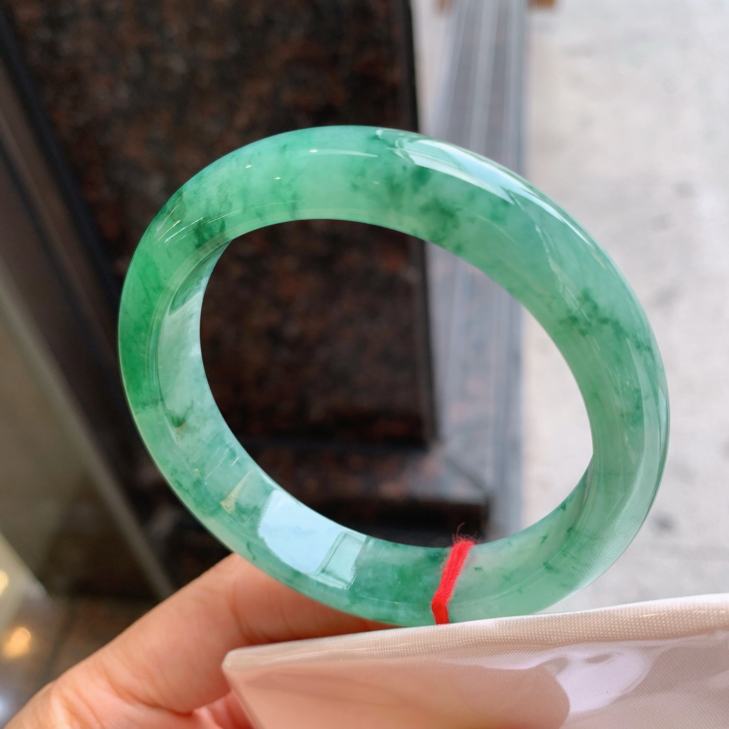 正圈冰飘花 绿色 无裂 尺寸：56.5/12.5/8 花色漂亮