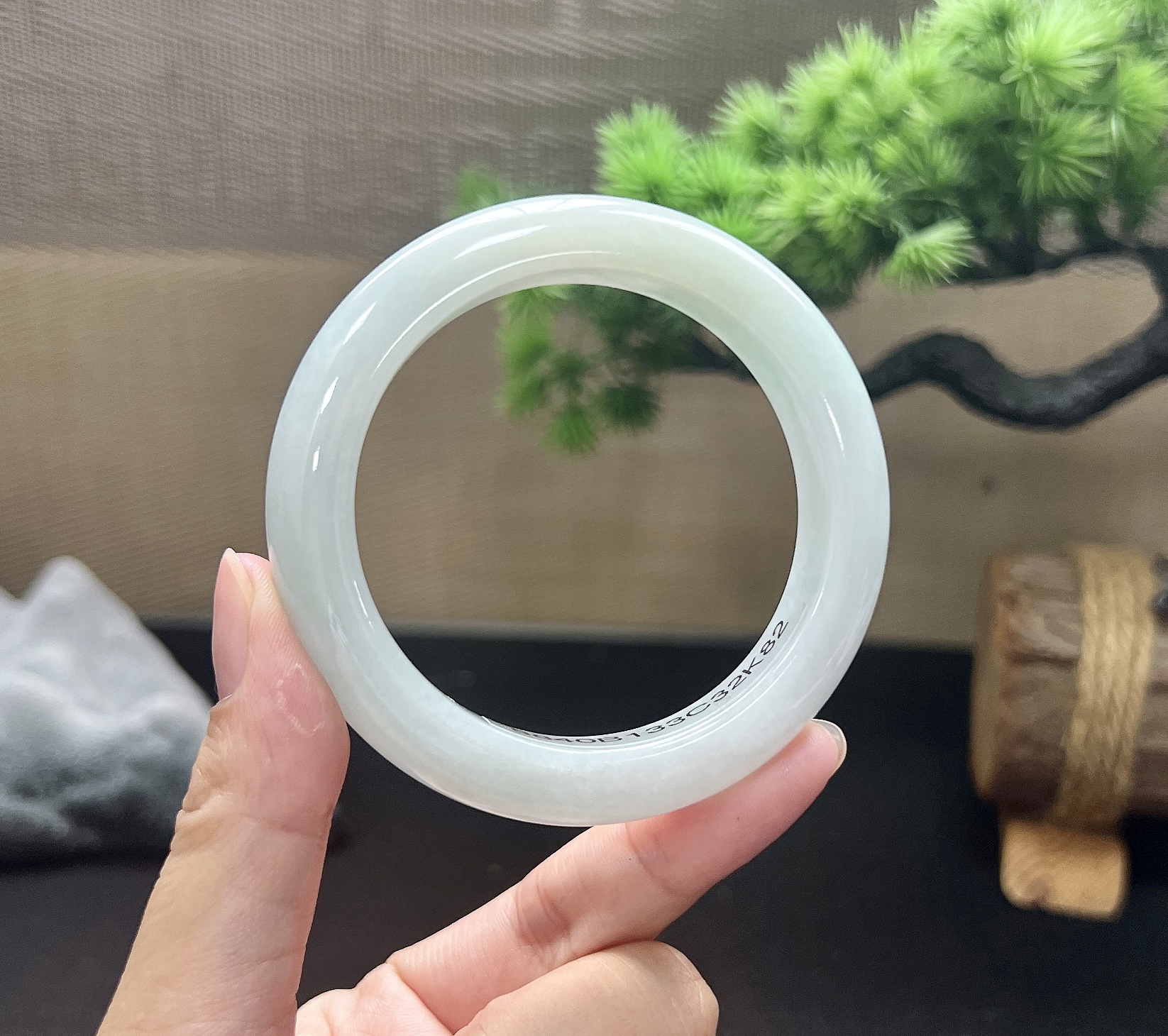 53圈口宽版正圈白月光手镯