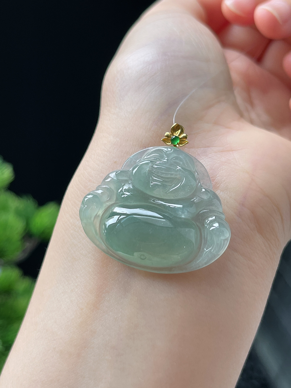 18k金 翡翠冰糯种淡绿色佛公吊坠