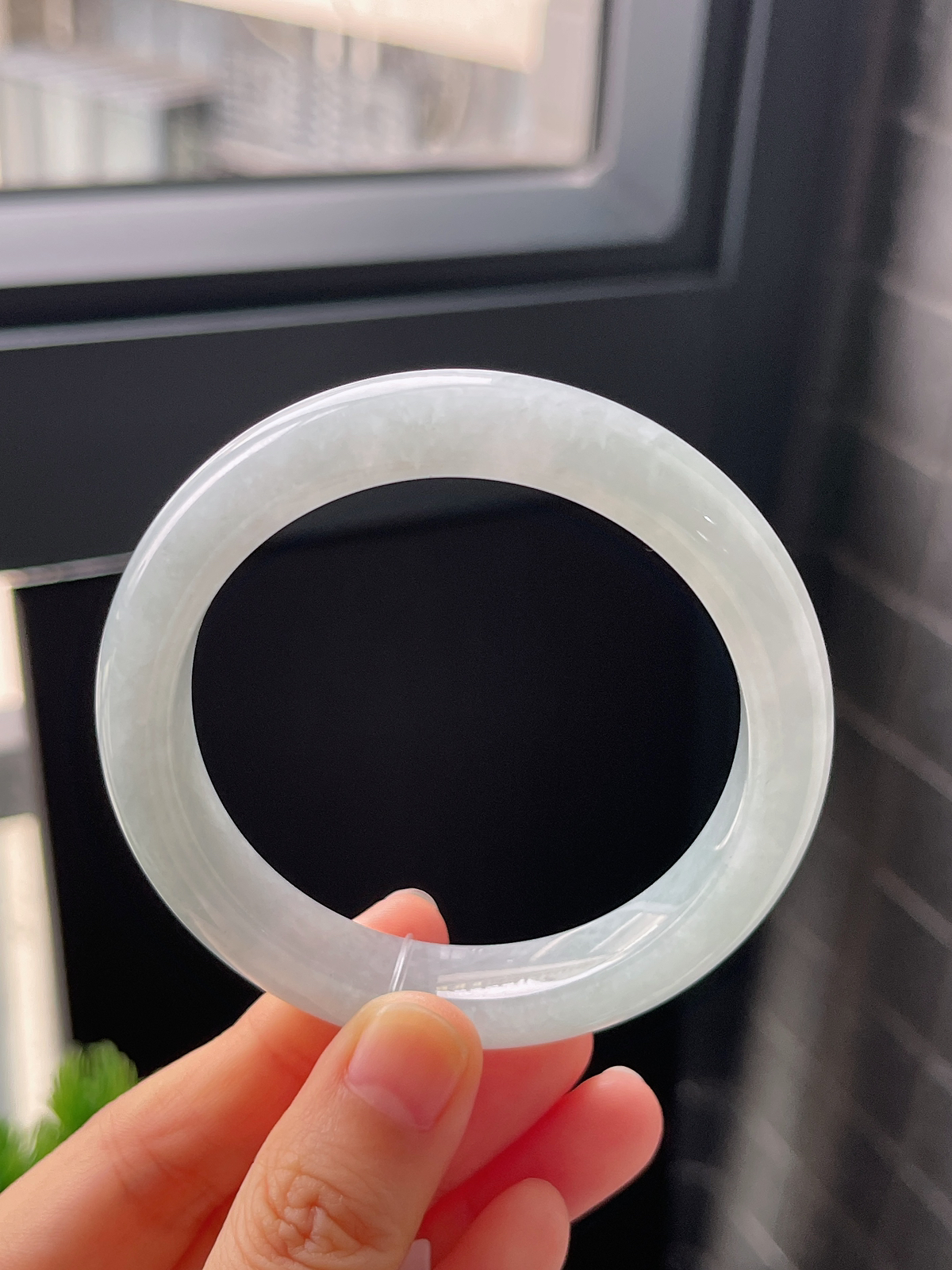 正圈55.2圈口，翡翠冰糯种淡绿色手镯