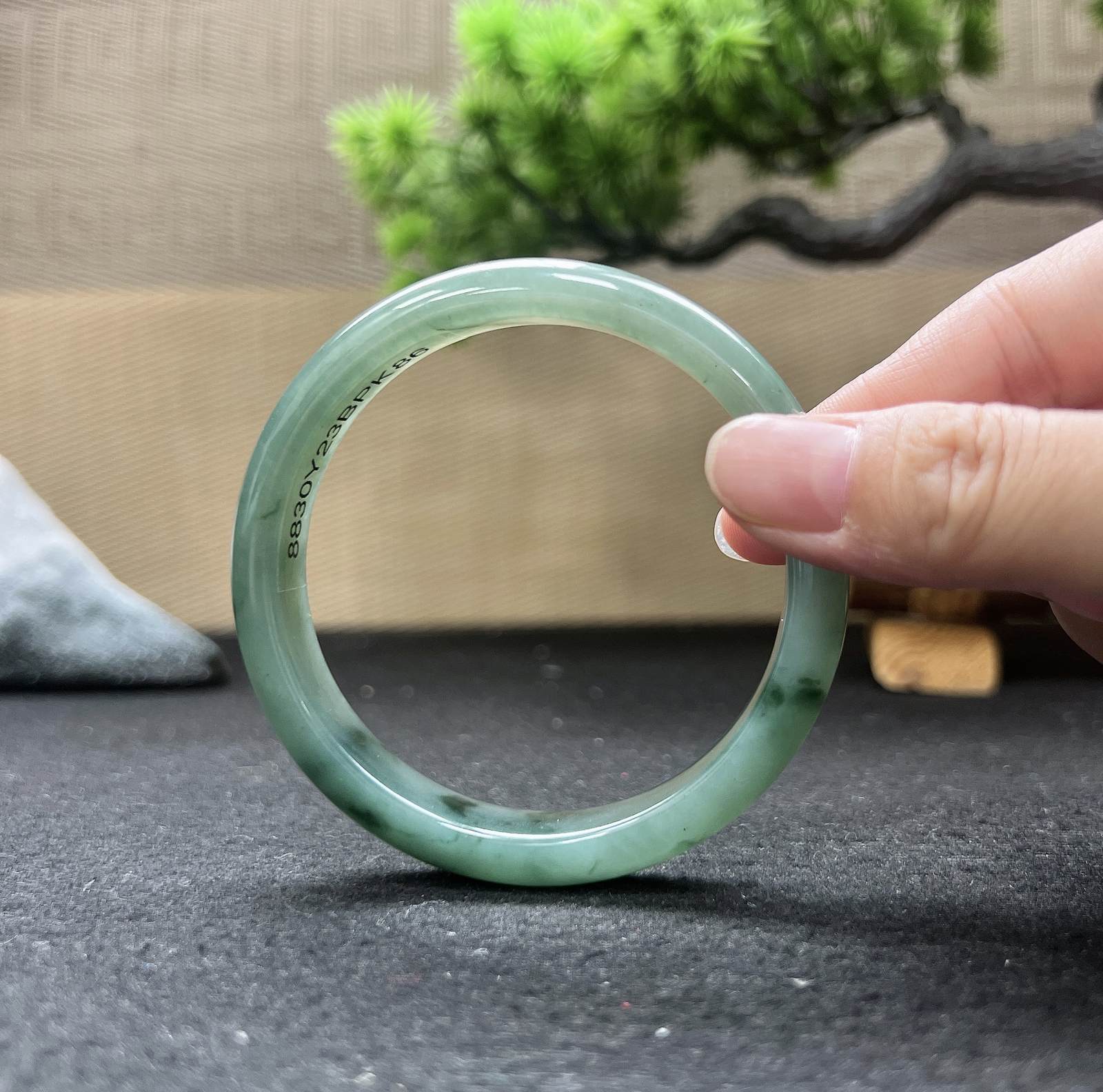 60圈口正圈飘蓝花手镯